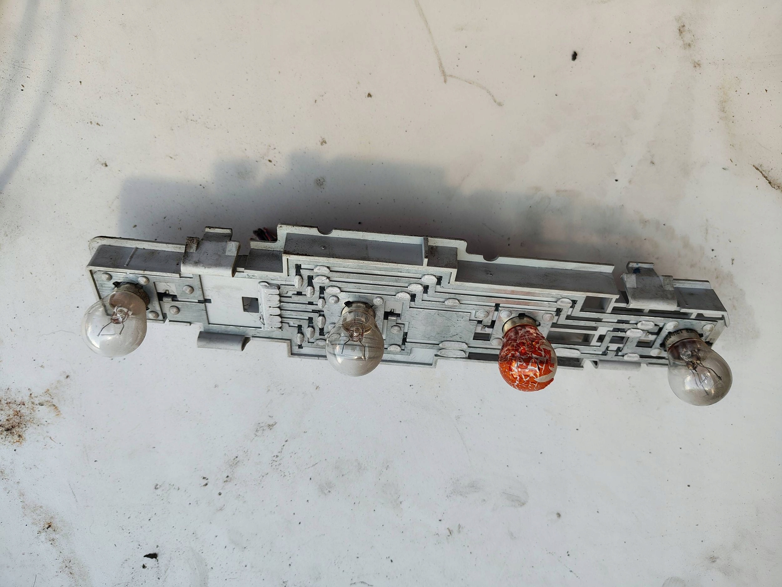 WKŁAD LAMPY PRAWY TYŁ OPEL MOVANO A FL LIFT