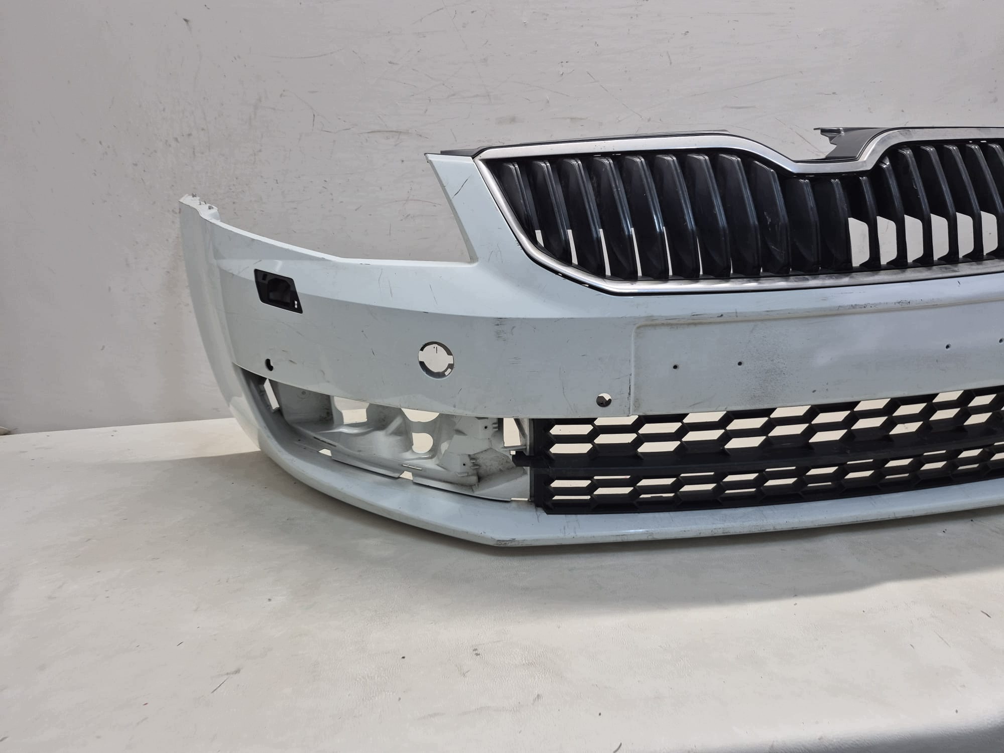 SKODA OCTAVIA III 3 12-16 bumper front front SPR PDC