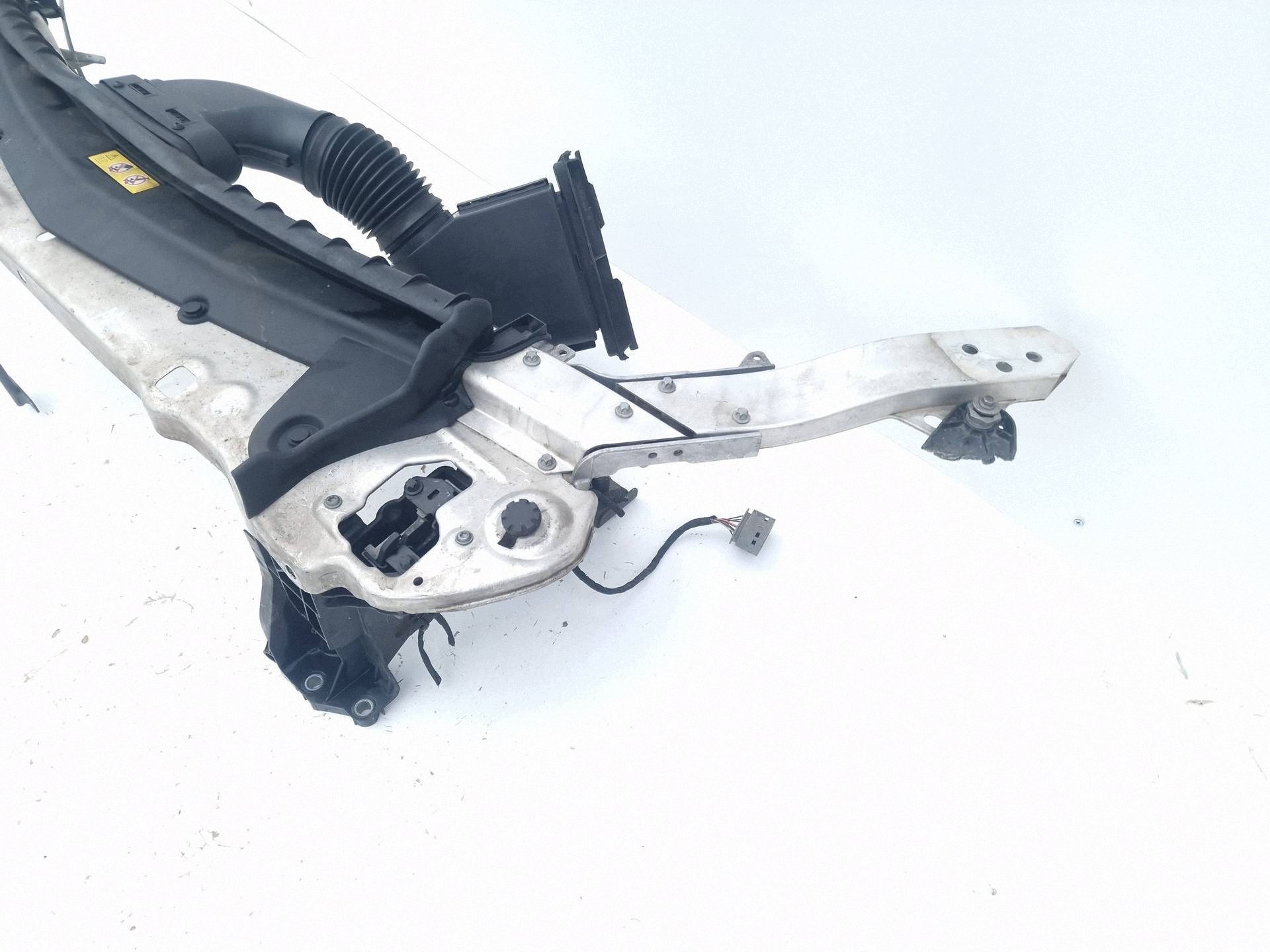 support panel for radiators upper MERCEDES W213 STAN as for ZDJECIACH !