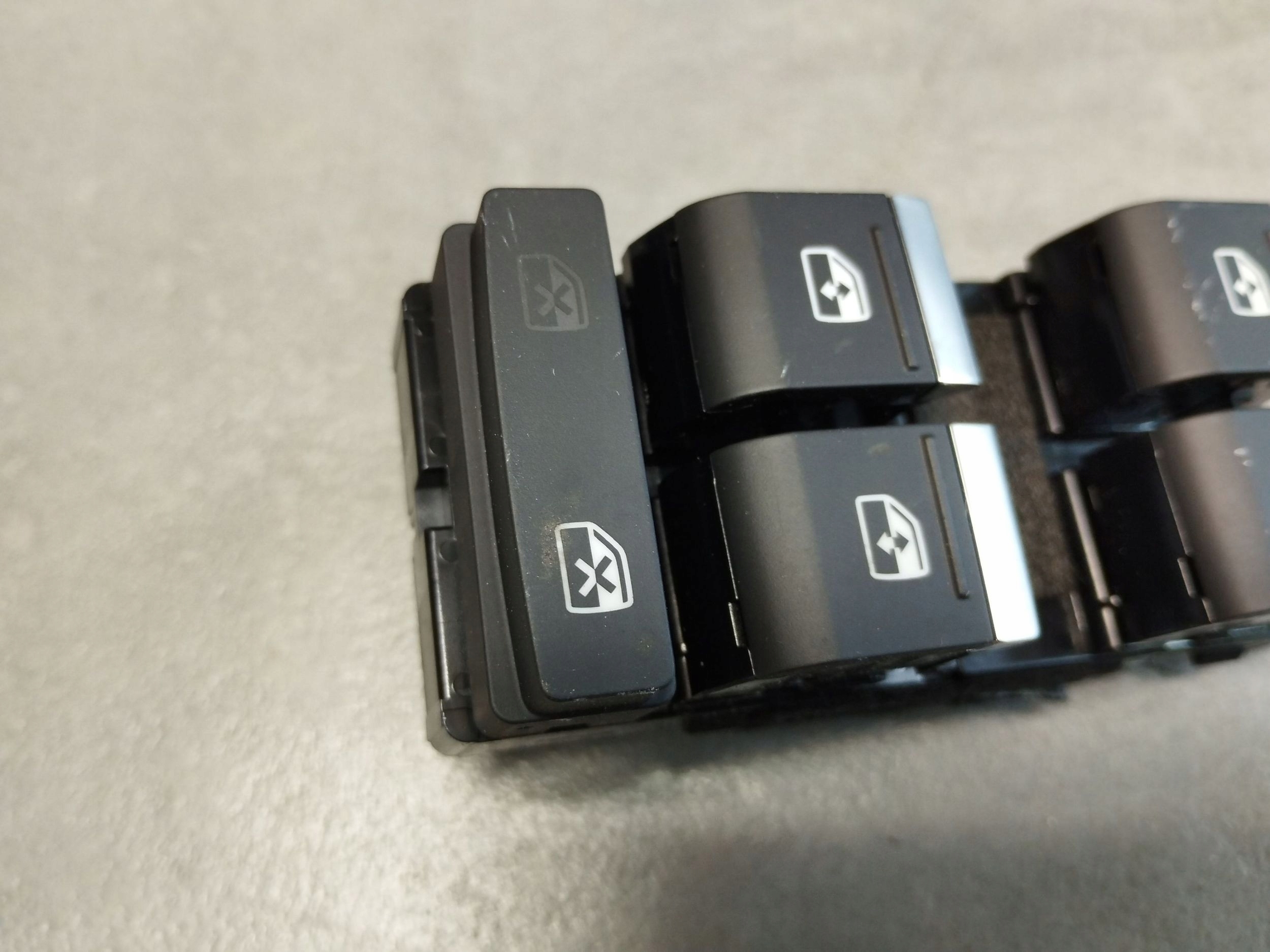 Audi Q3 F3 window control switch left front 83A959851A