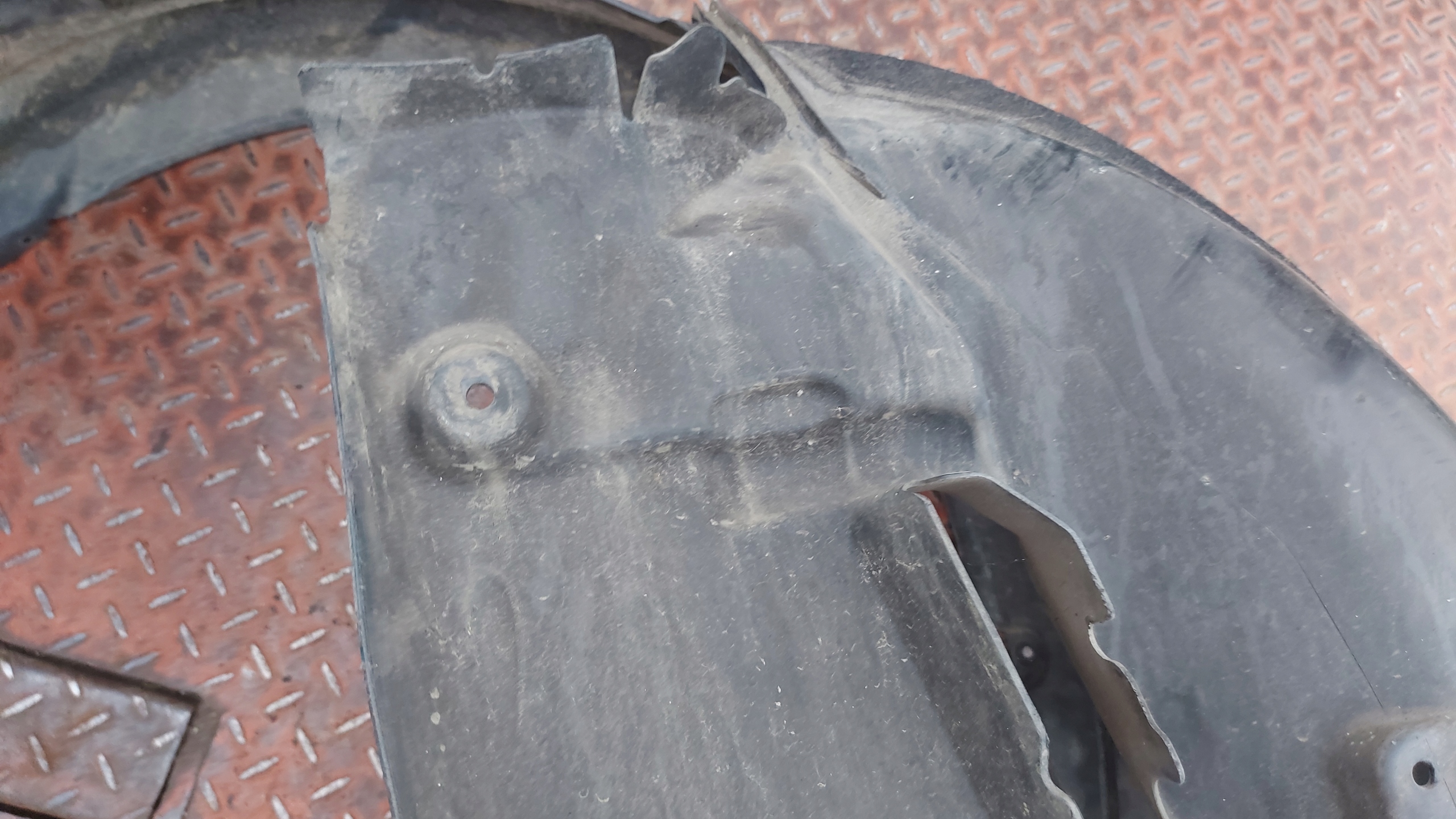mudguard left front BMW 5 E60 E61 04-10