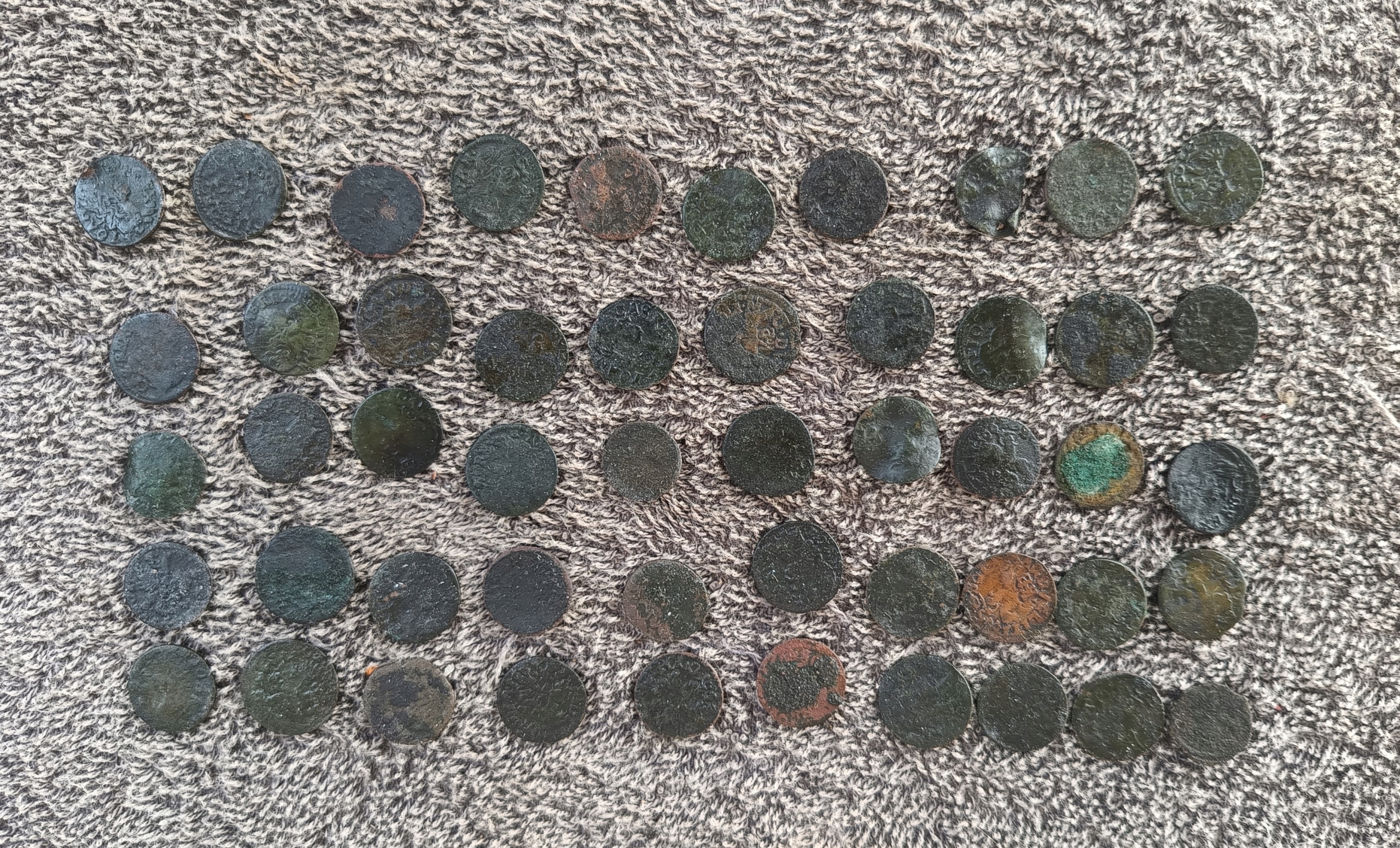 Смесь монет раскопки