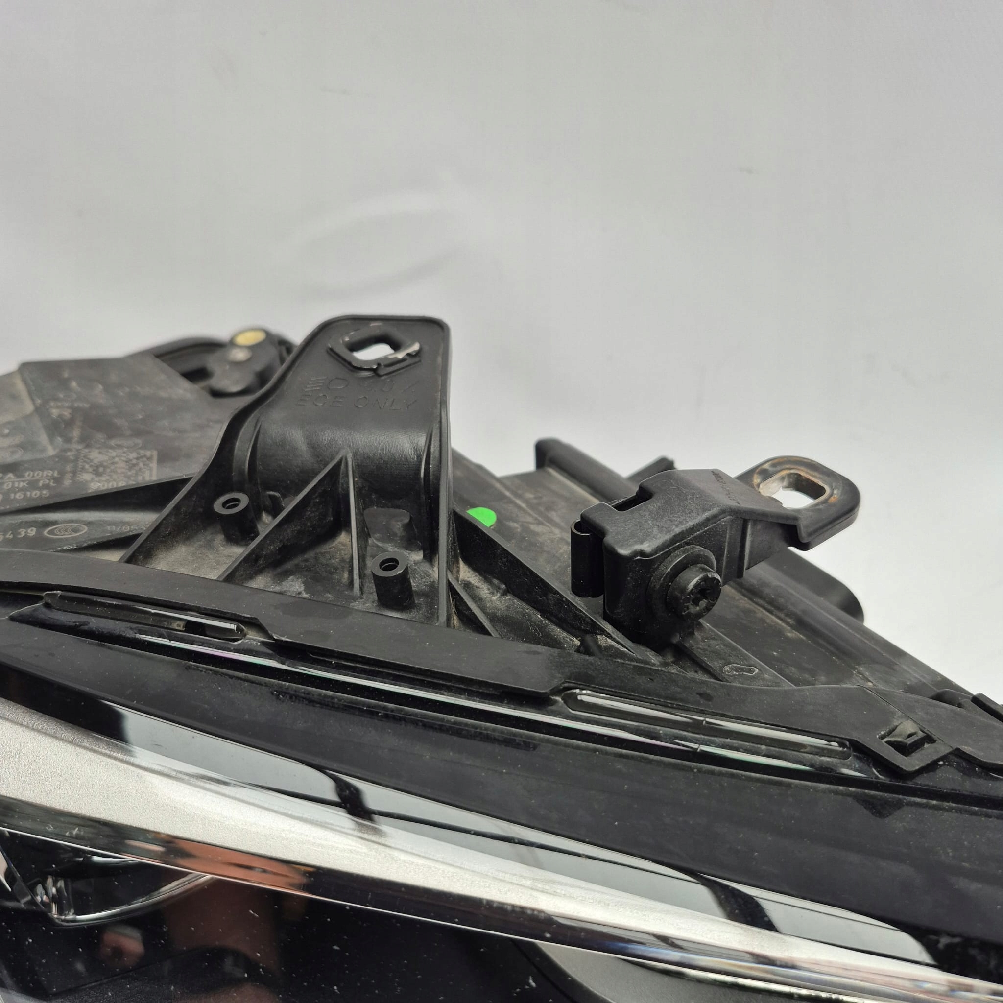 AUDI Q2 81A 16- light right front front FULL LED 81A941034