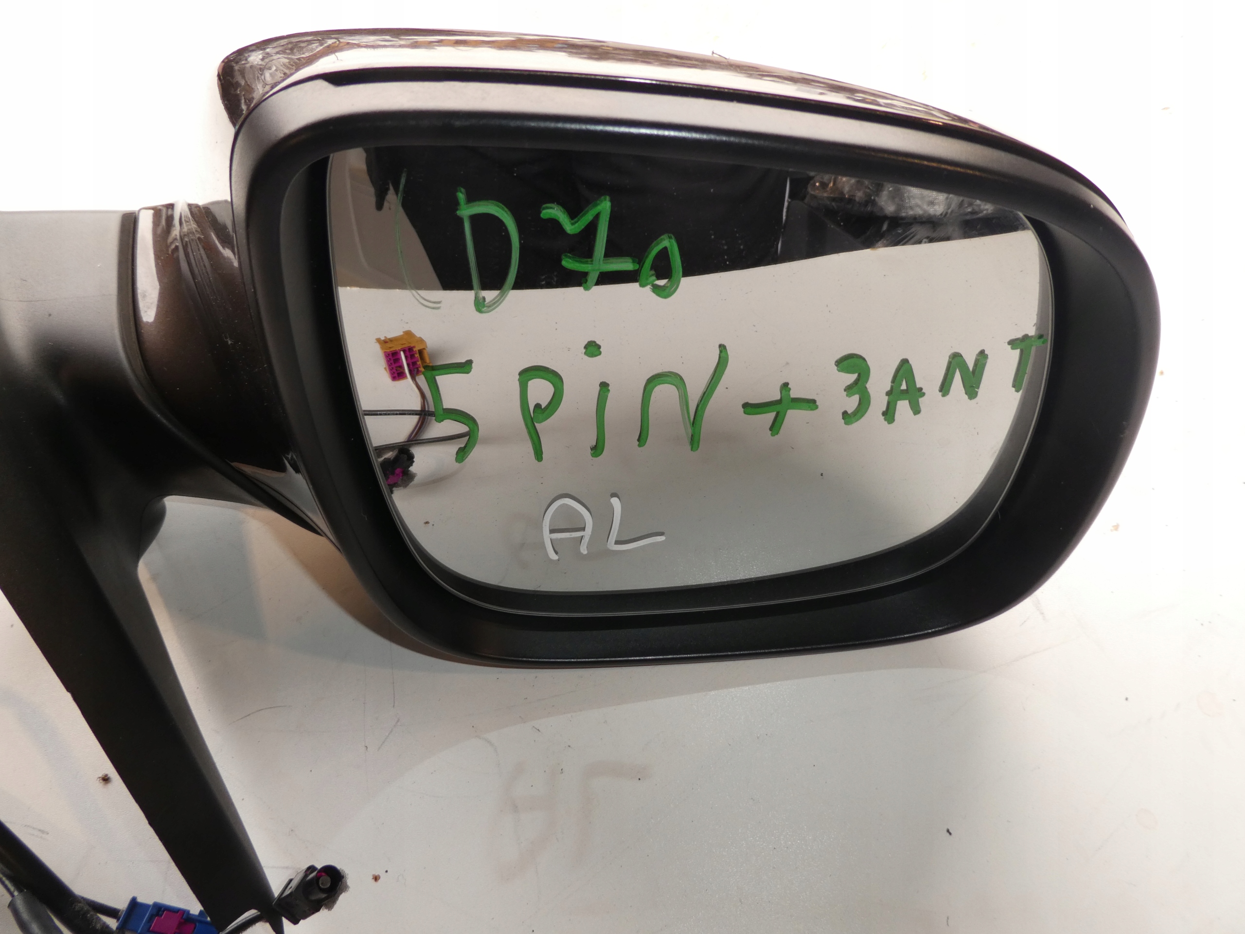 VW T6 LUSTERKO PRAWE 7E1857544A 5PIN Producent części Volkswagen OE