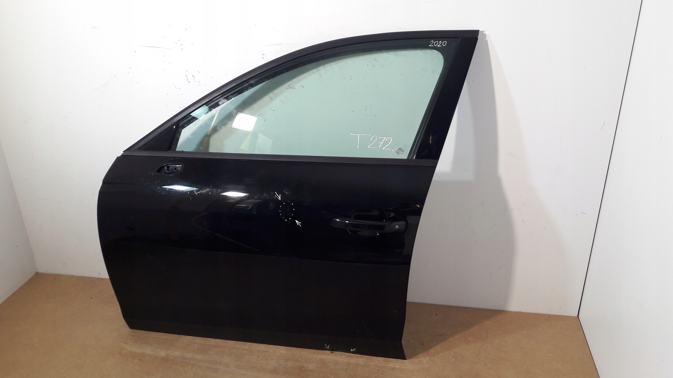 door AUDI A4 B9 LIFT left front 2020 (T272)