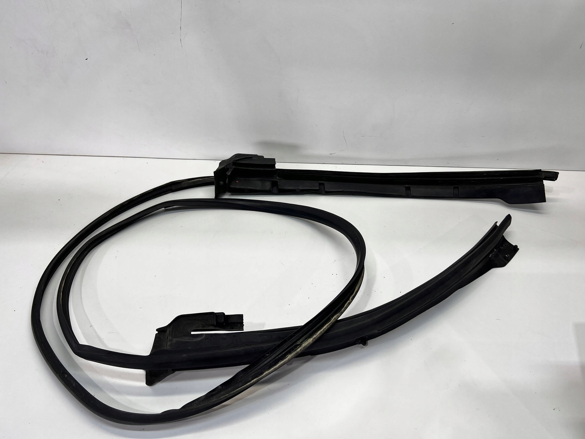 gasket windows AUDI A3 CABRIO 8P7839477B