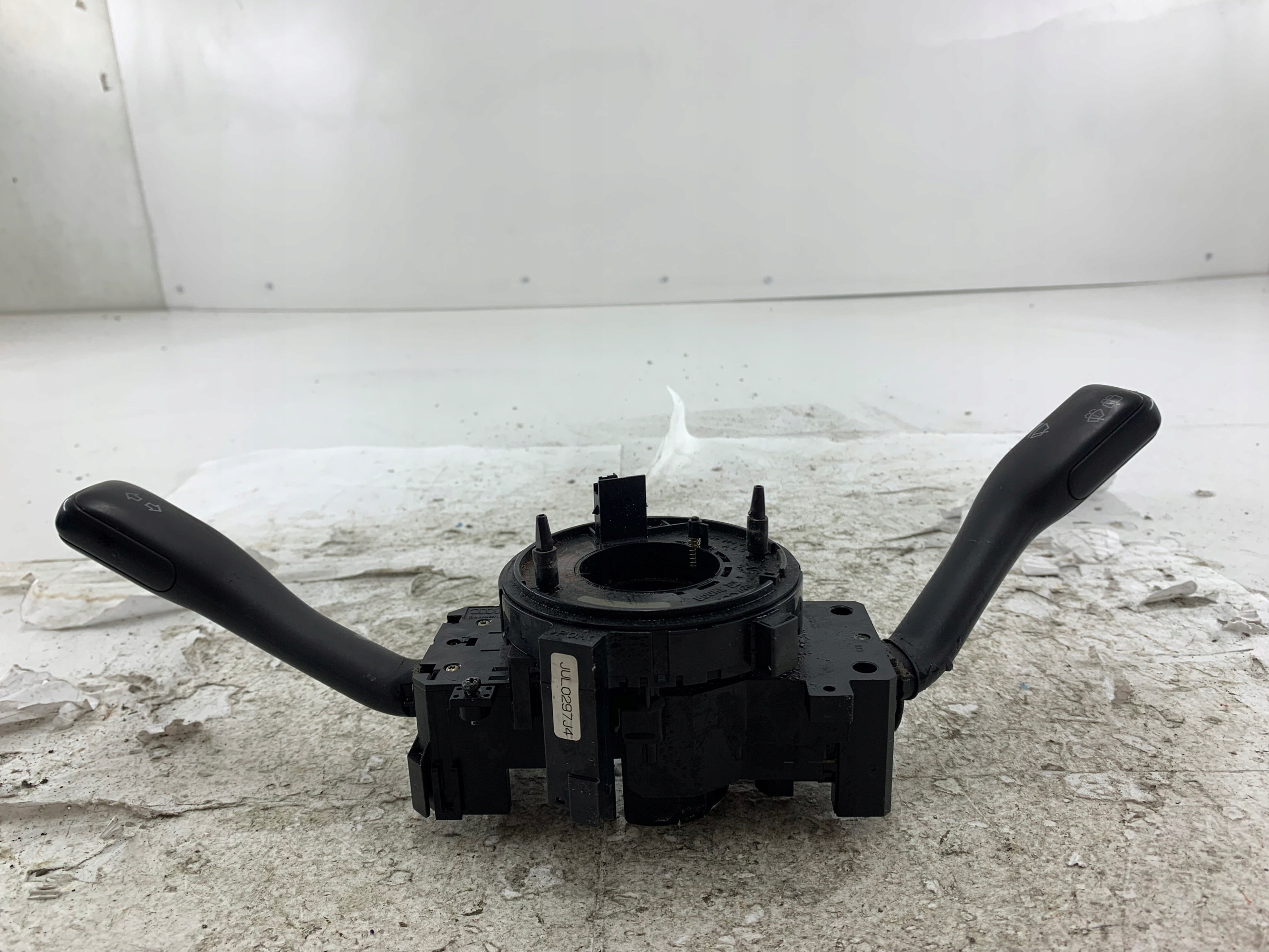 AUDI A3 8L VW GOLF IV commande levier commodo sous volant 8L0953513