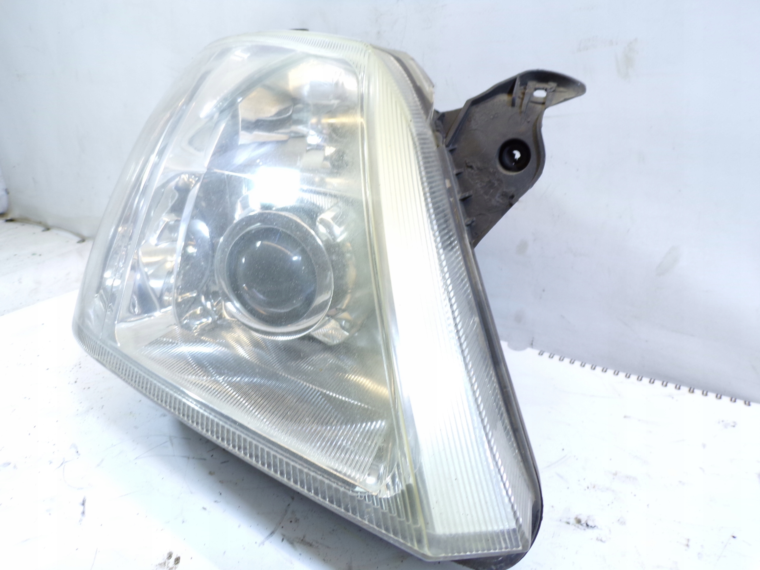 light front front right OPEL MERIVA A XENON OPIS