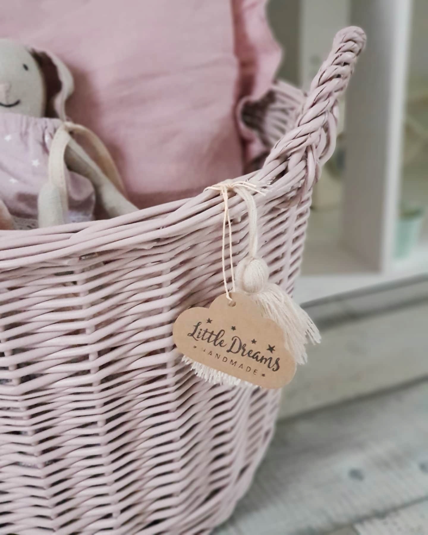 KOSZ WIKLINOWY NA ZABAWKI BRUDNY RÓŻ OKRĄGŁY Bohater brak