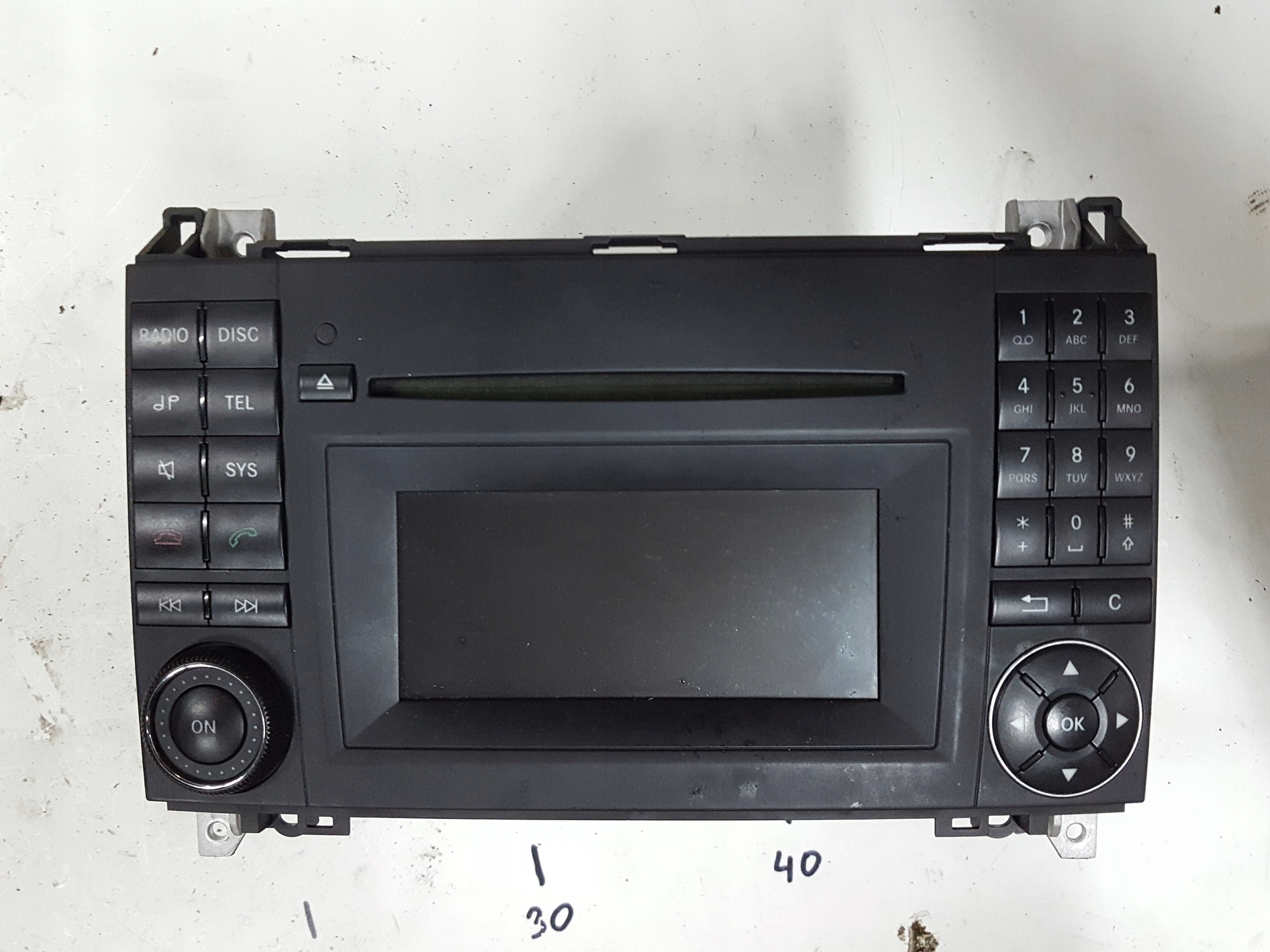 A1698705894 - MERCEDES B Class W245 05R-радио CD