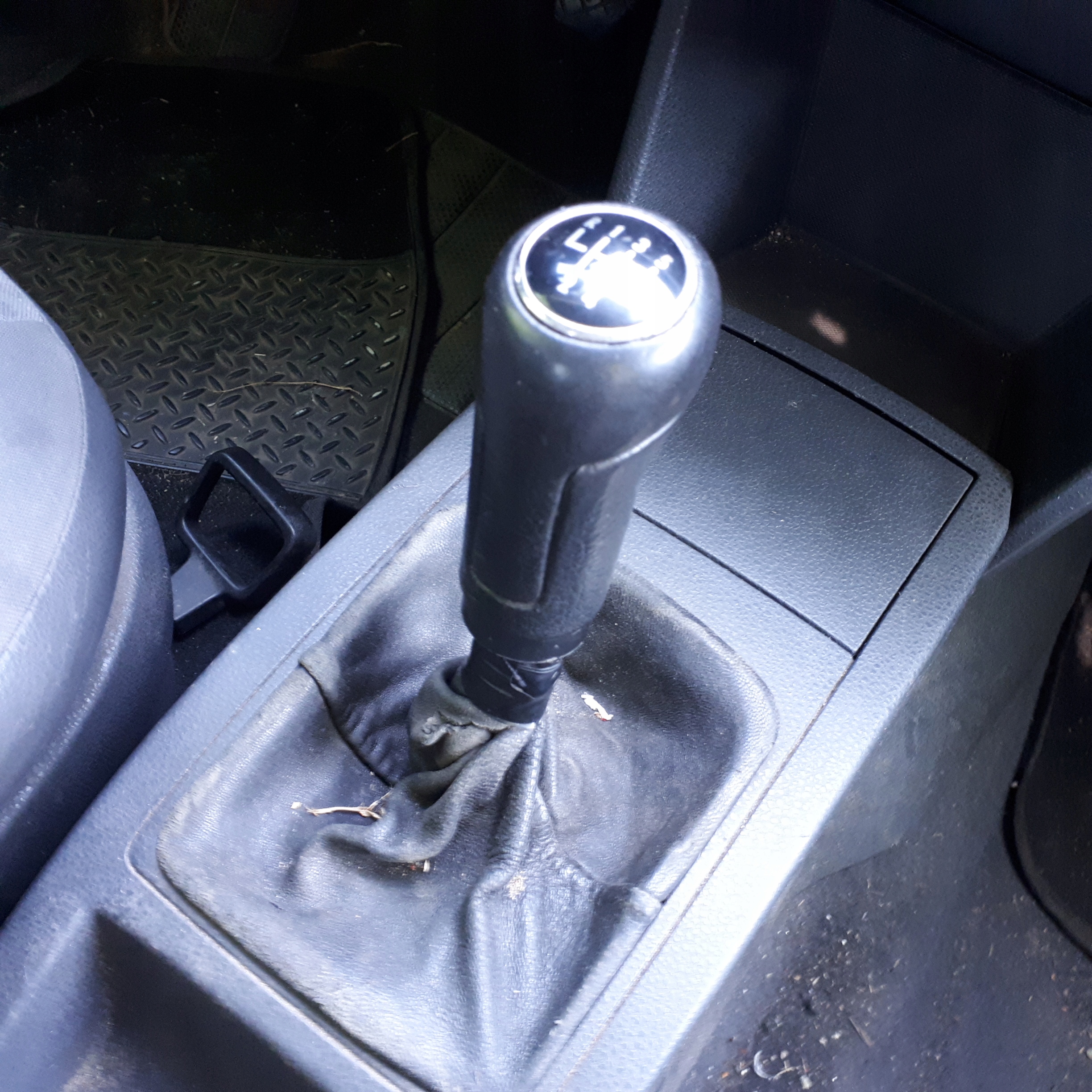 VOLKSWAGEN POLO IV HTB GAŁKA ZMIANY BIEGÓW