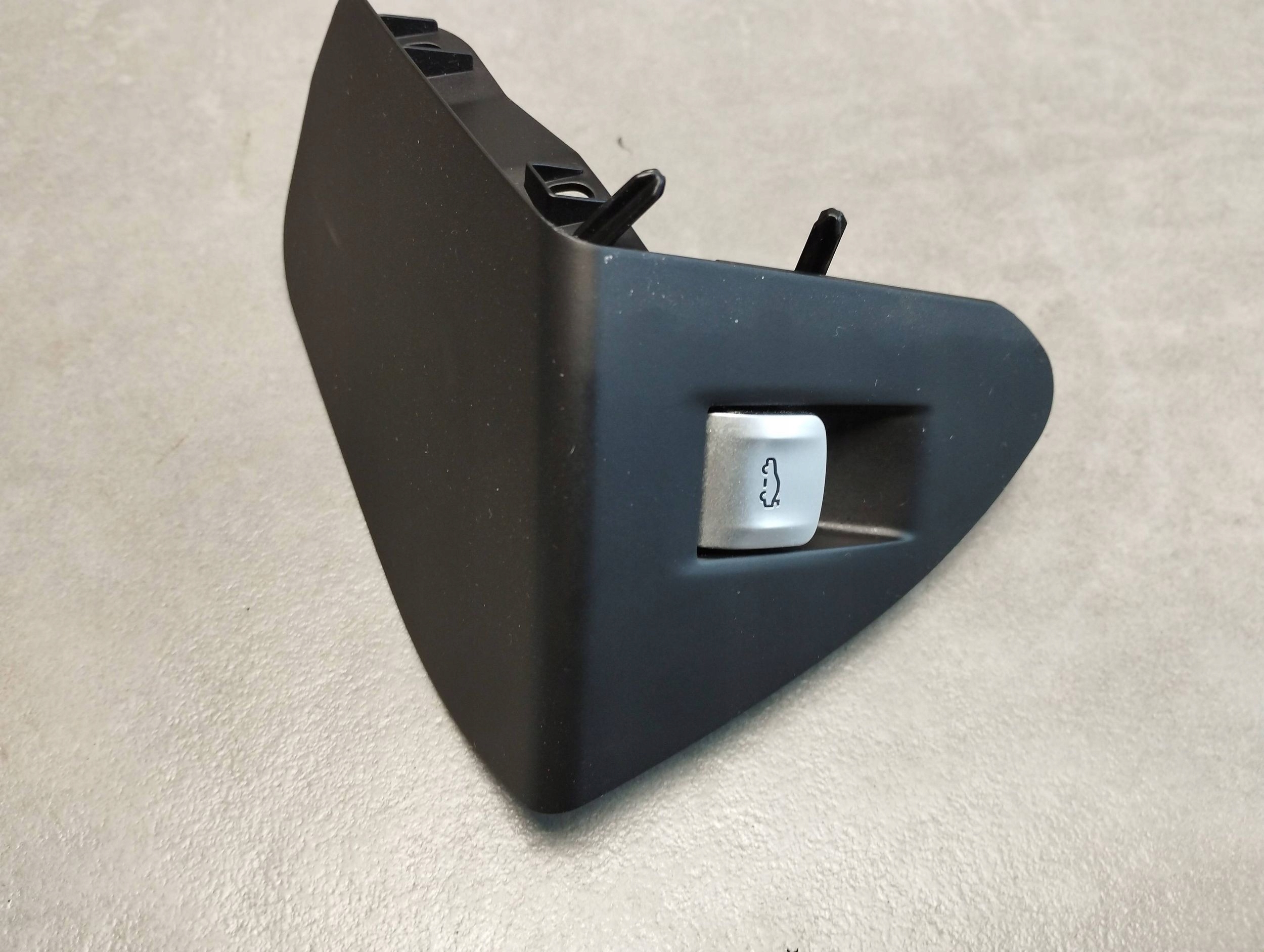 BMW 7 G11 opening control switch bonnet 9299459