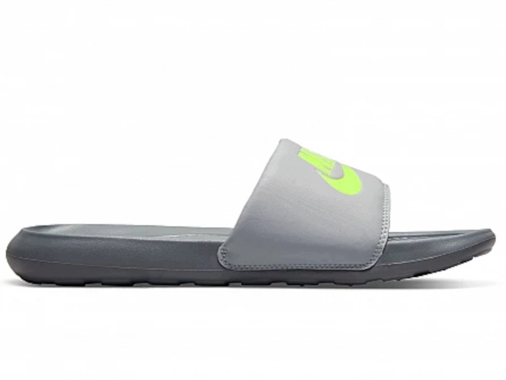 Nazouváky sportovní Nike Victorione CN9675-011 šedo seledinový bazén dovolená45