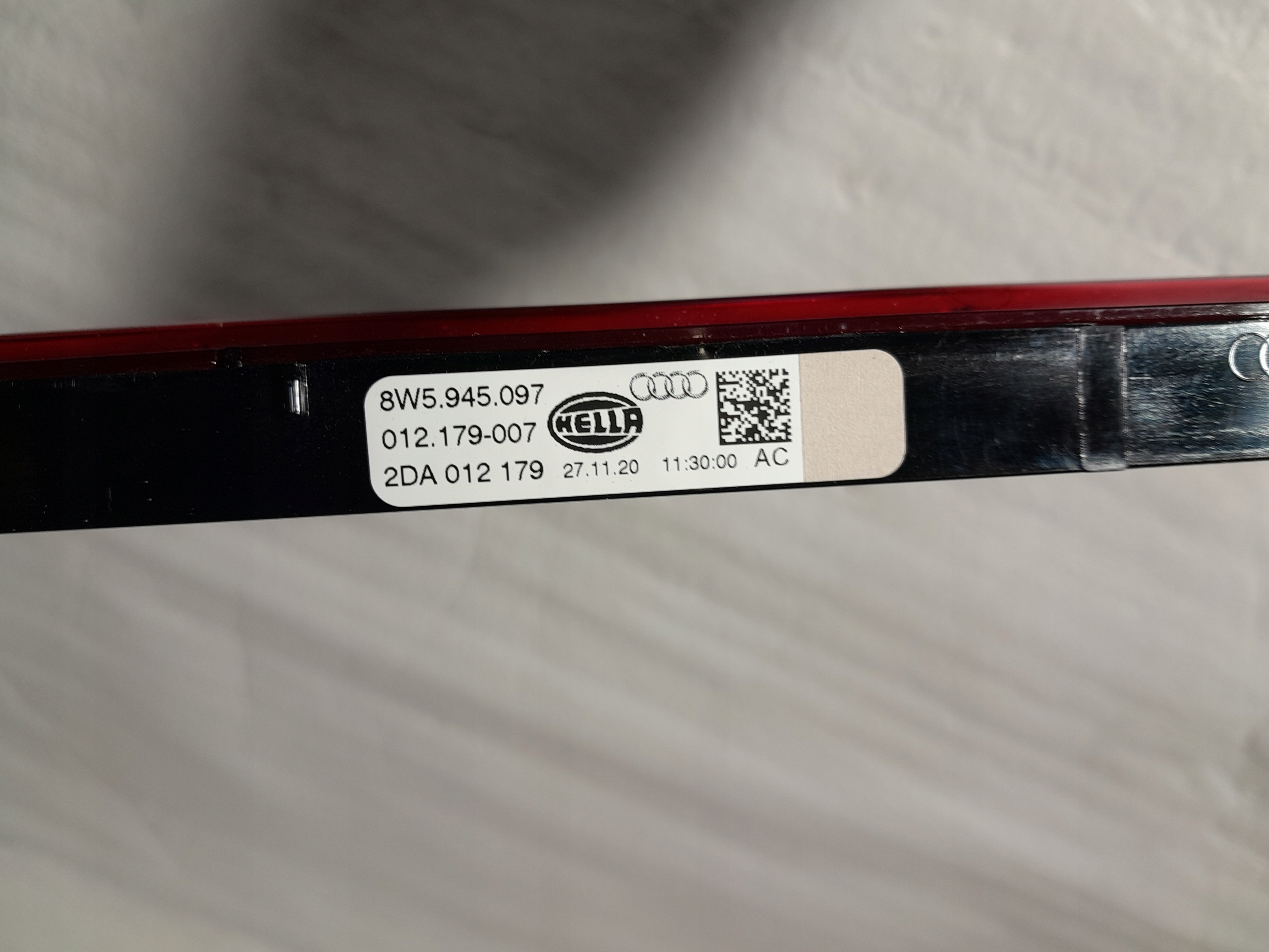 AUDI A4 B9 LIFT sedan auxiliary light STOP 8W5945097