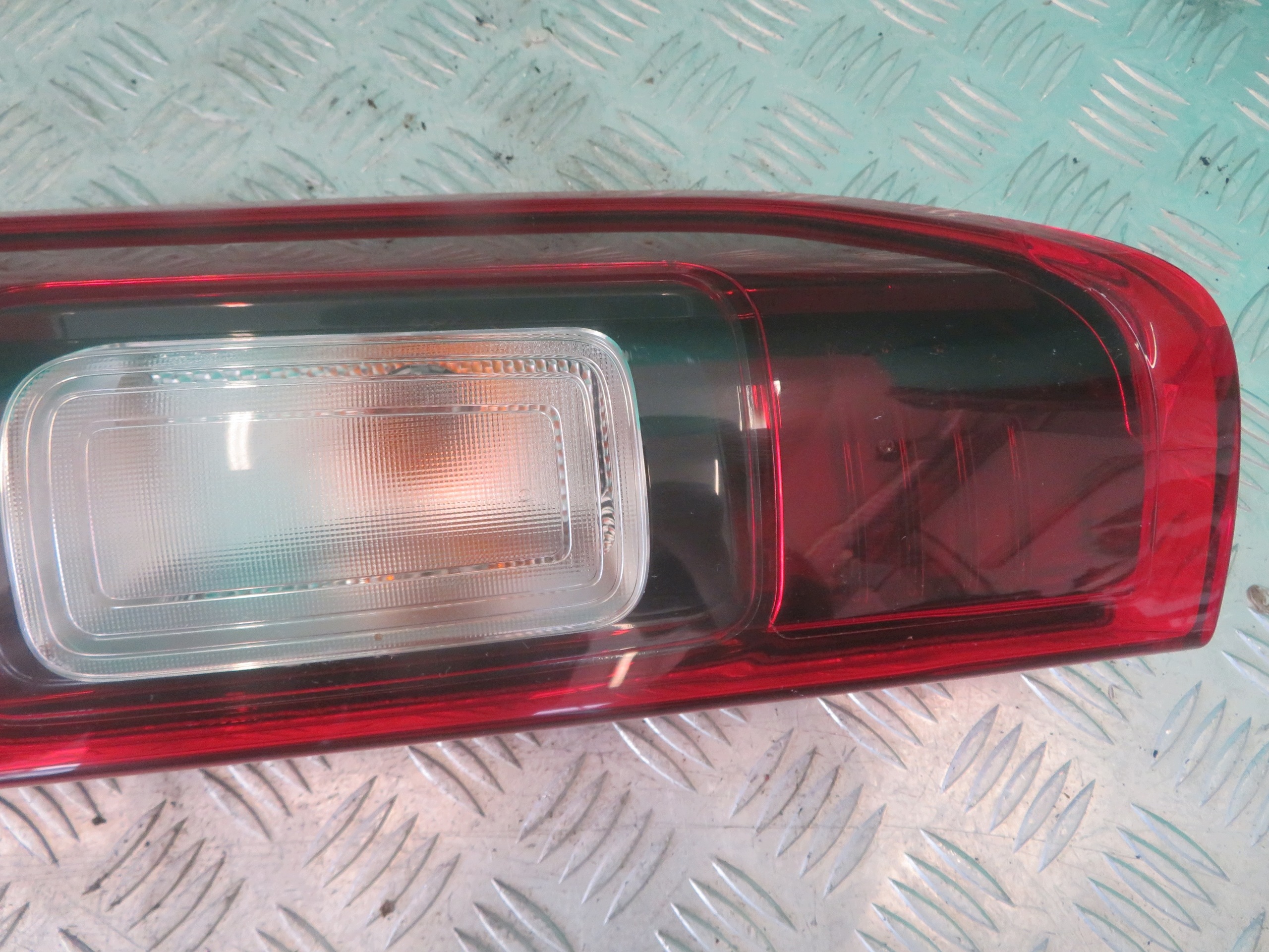 light left rear part RENAULT TRAFIC 20R 265556737R
