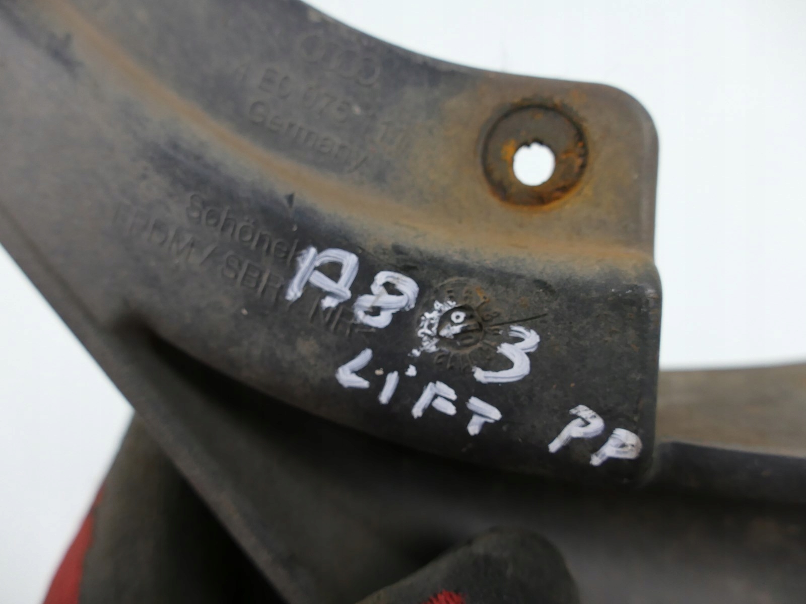 AUDI A8 D3 LIFT mudguard flap fender right front