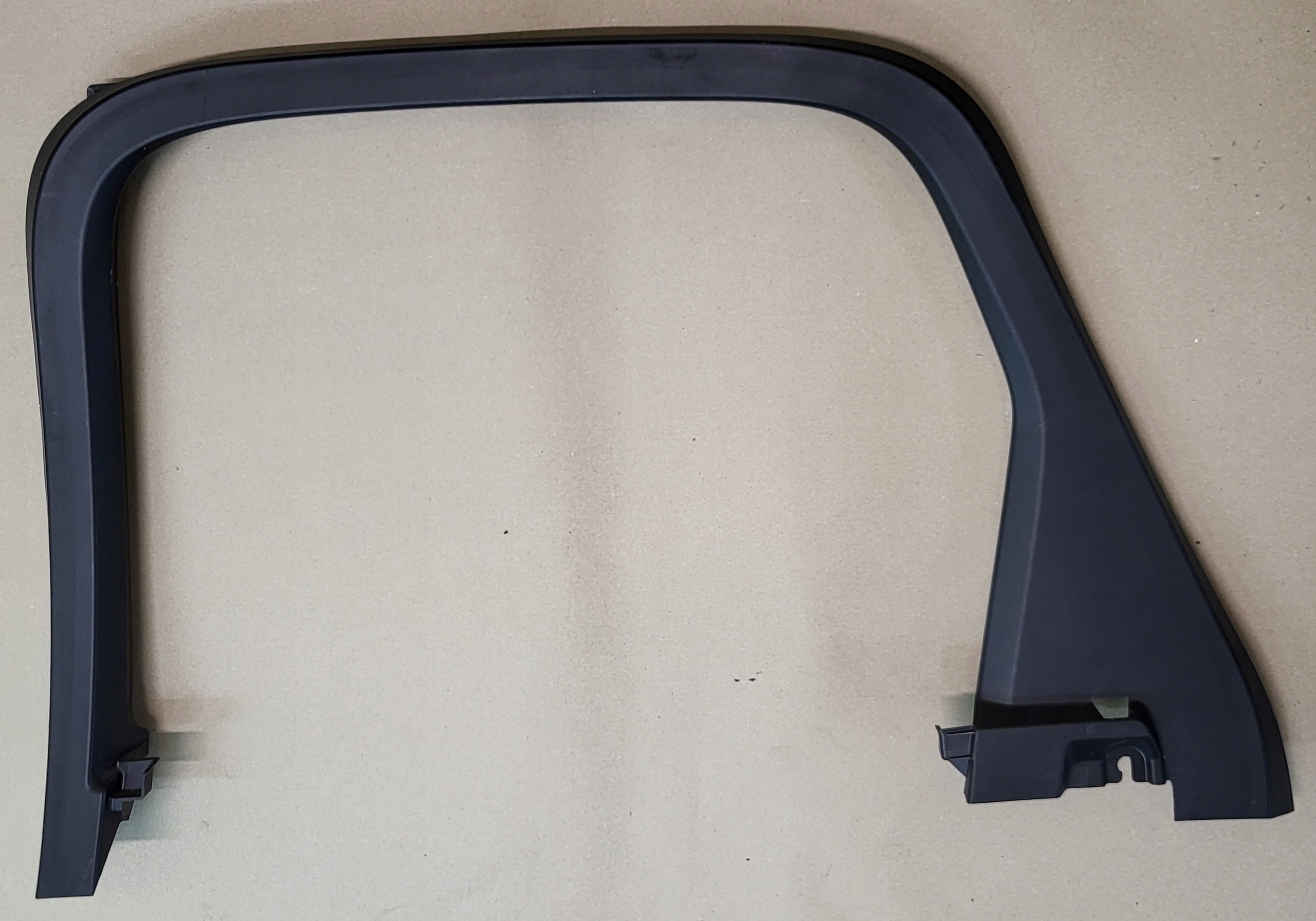 moulding inner frame windows Z door right rear part VOLVO XC60 II 2 OE