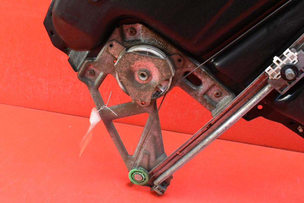 window regulator left rear part AUDI A6 C4 sedan 94-97