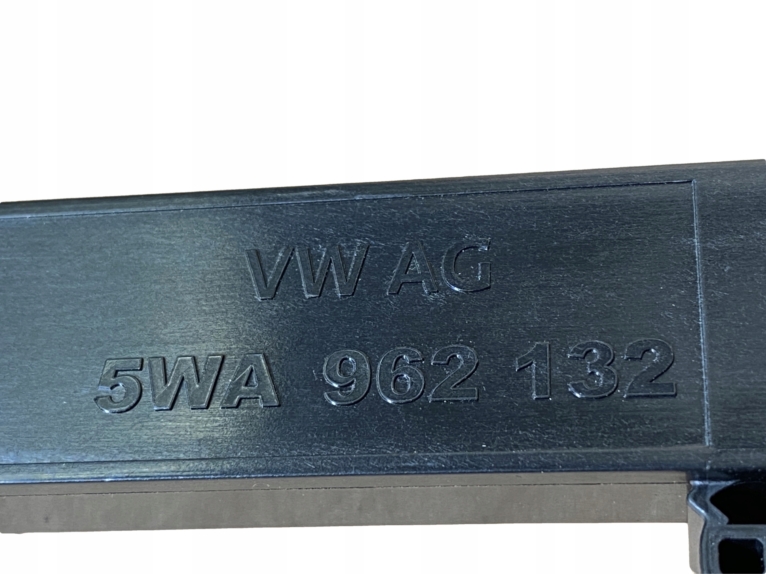 AUDI A3 8Y antenna KESSY 5WA962132