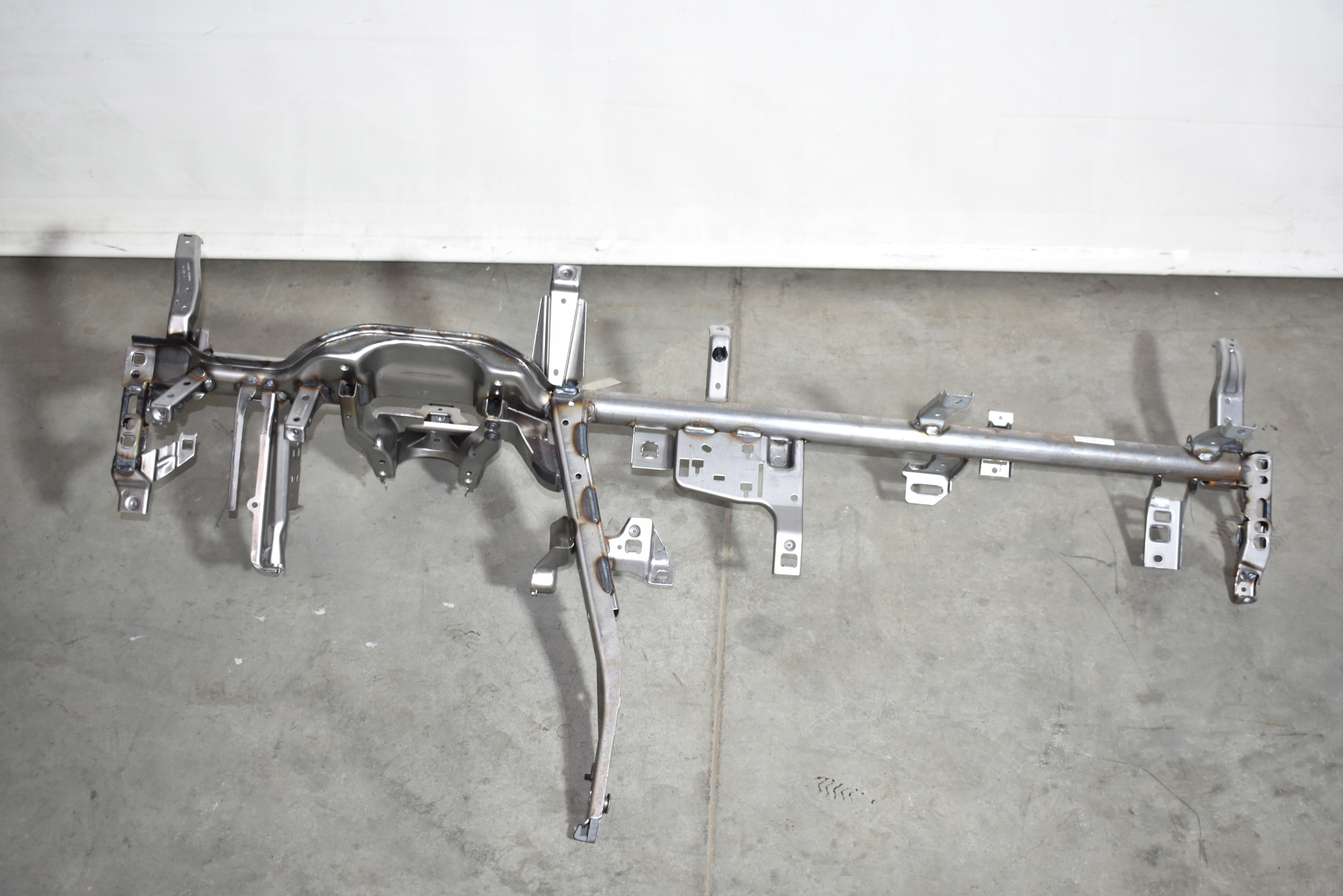IDEALNY Support Console MERCEDES H247 GLA GLB 1