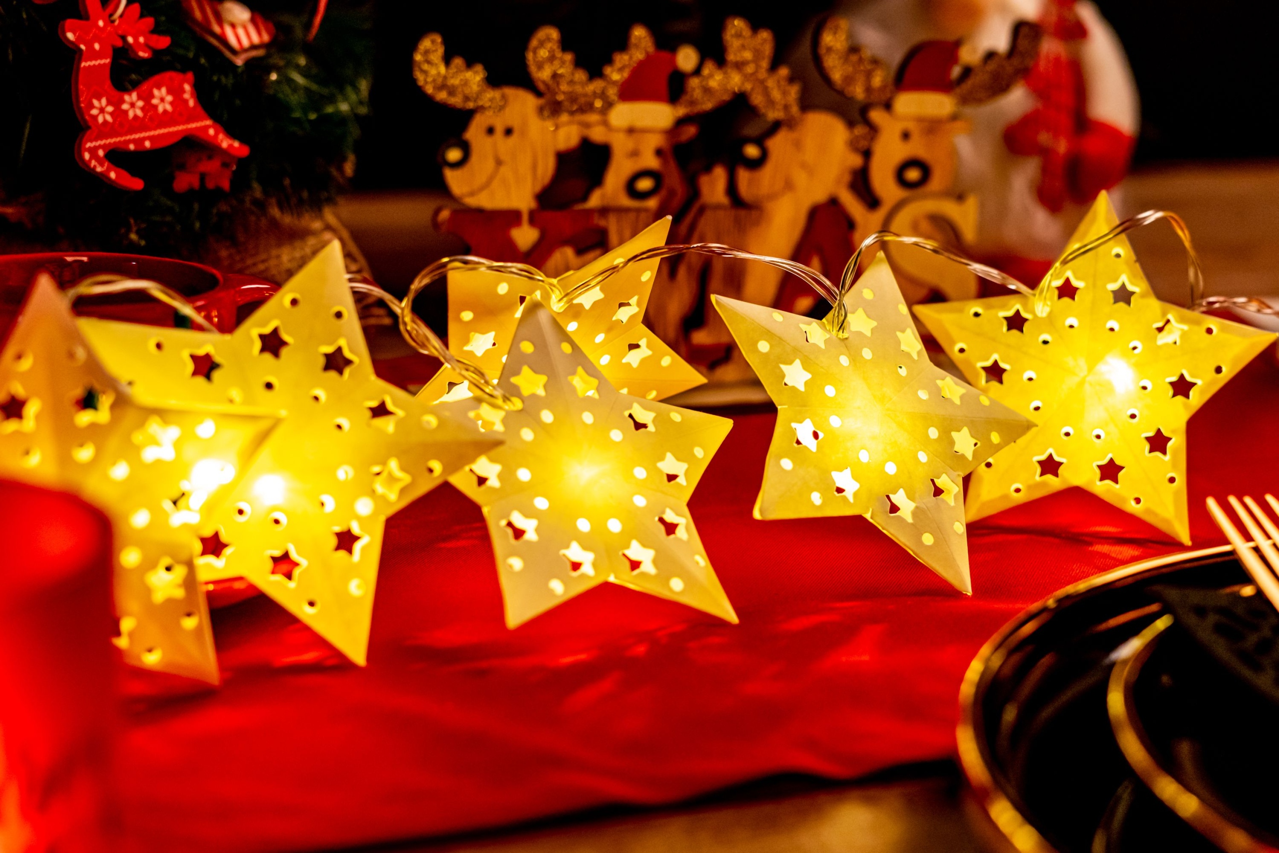 KURTYNA ŚWIETLNA OZDOBA ŚWIĄTECZNA ŁAŃCUCH GWIAZDY Marka Tutumi