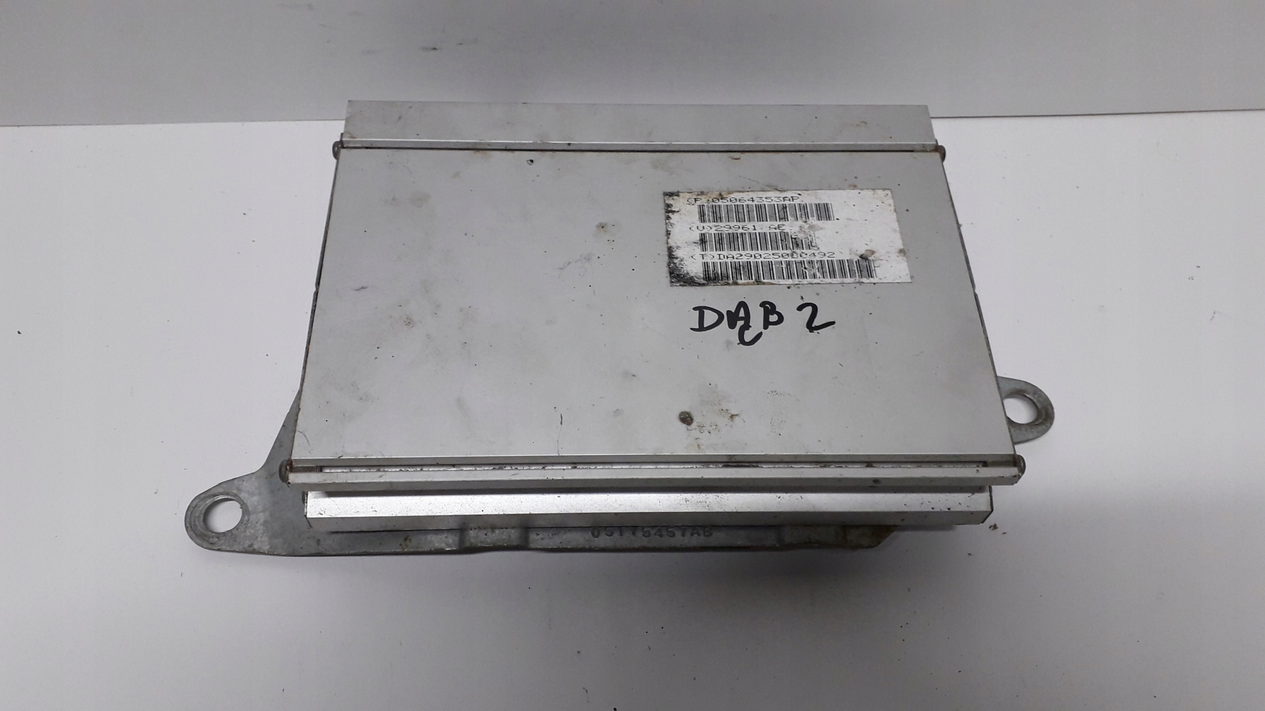 JEEP PATRIOT CHEROKEE WZMACNIACZ P05064353AP