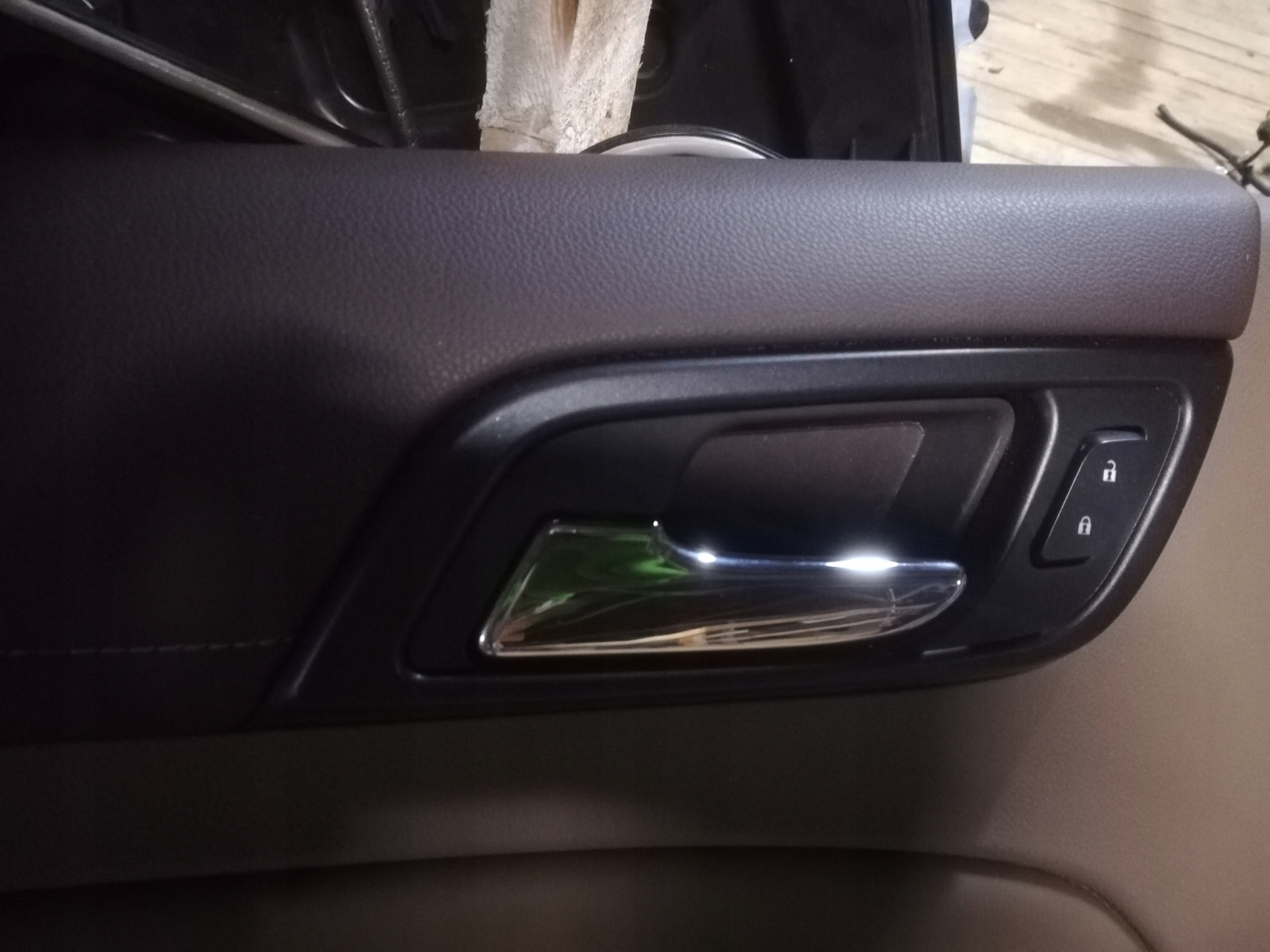 дверные карты правая Cadillac ESCALADE Модель