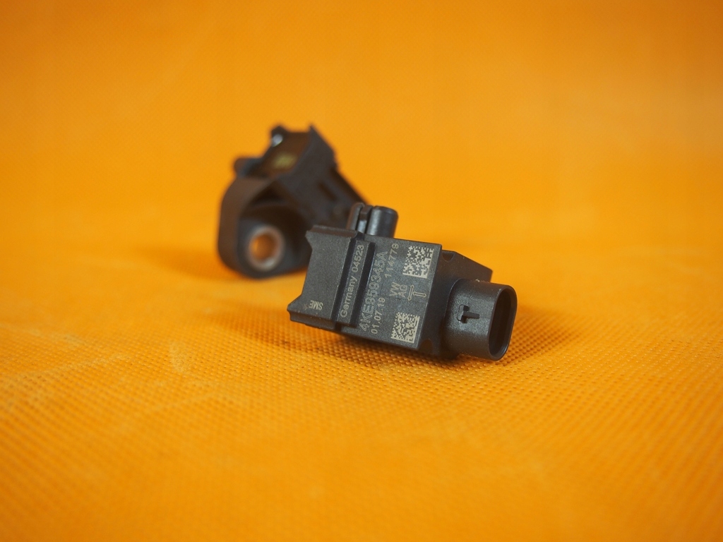 Audi E-Tron 4ke датчик удара передний 4ke959345a