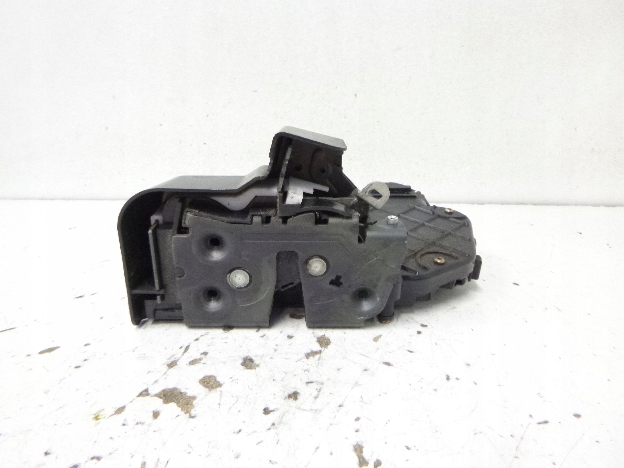 lock front right Volvo V50 2005r. Kombi