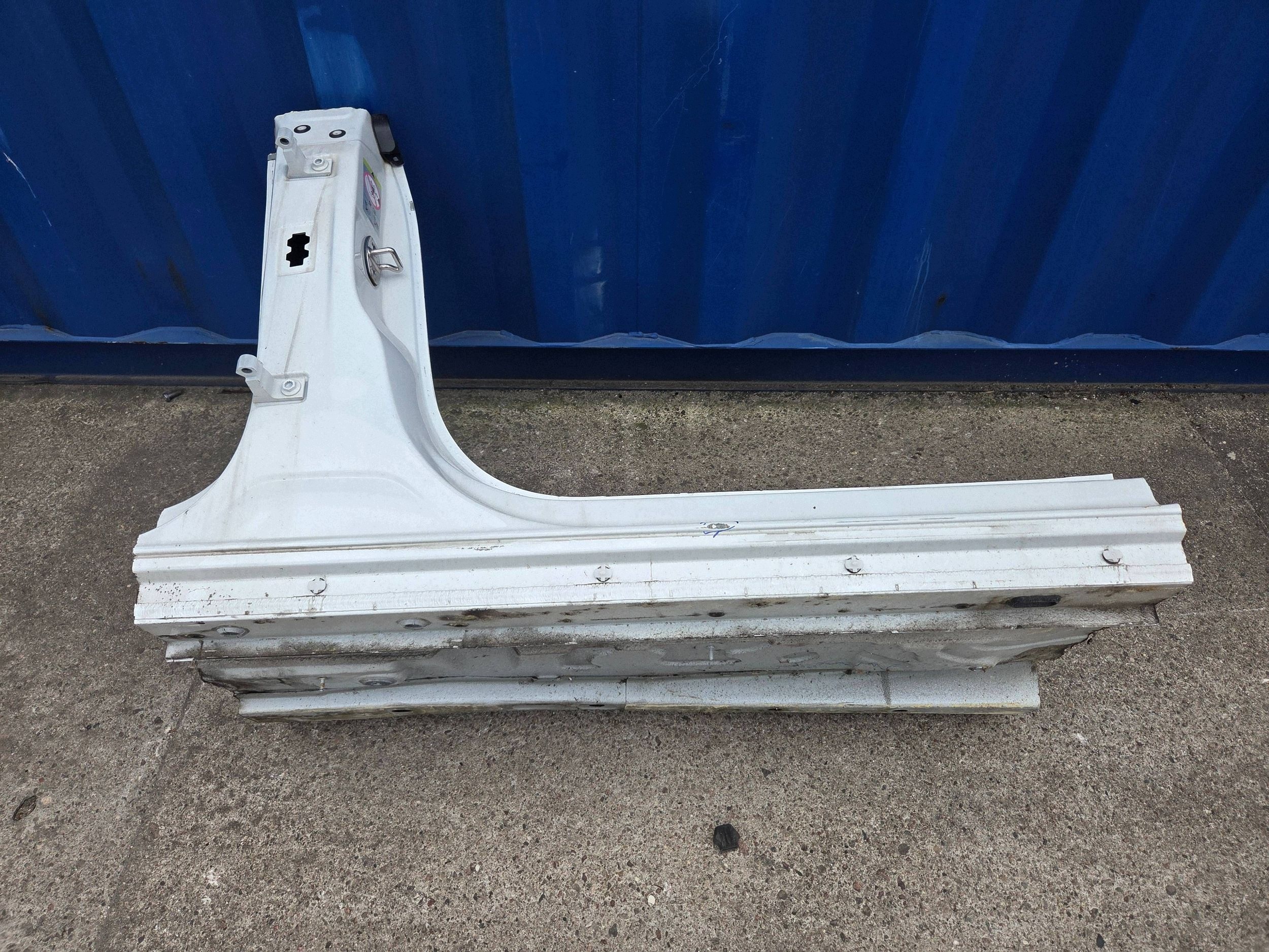 Volkswagen Arteon 3G8 threshold right