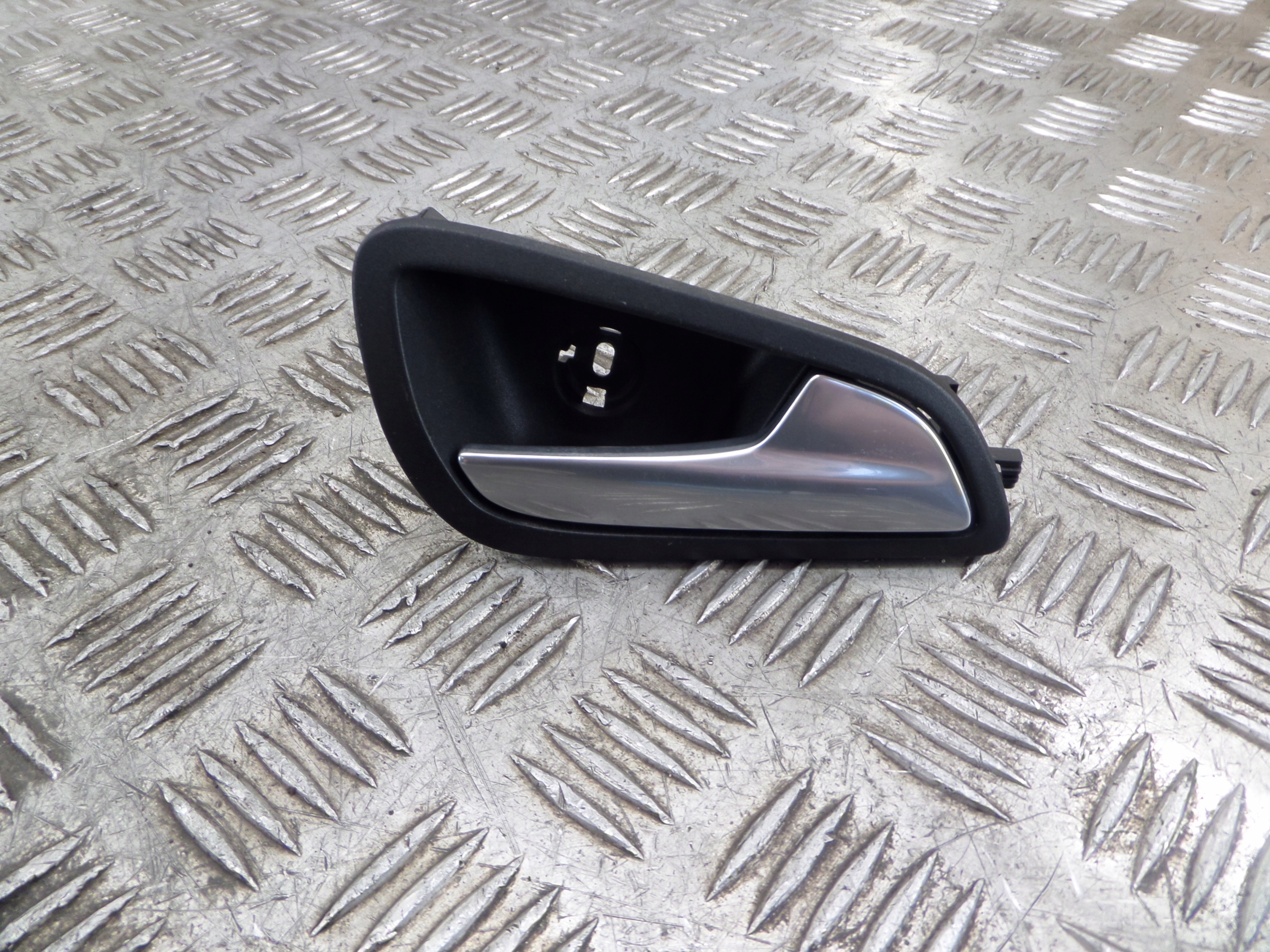 handle inner right front FORD FOCUS MK3 AM51-U22600-BDW