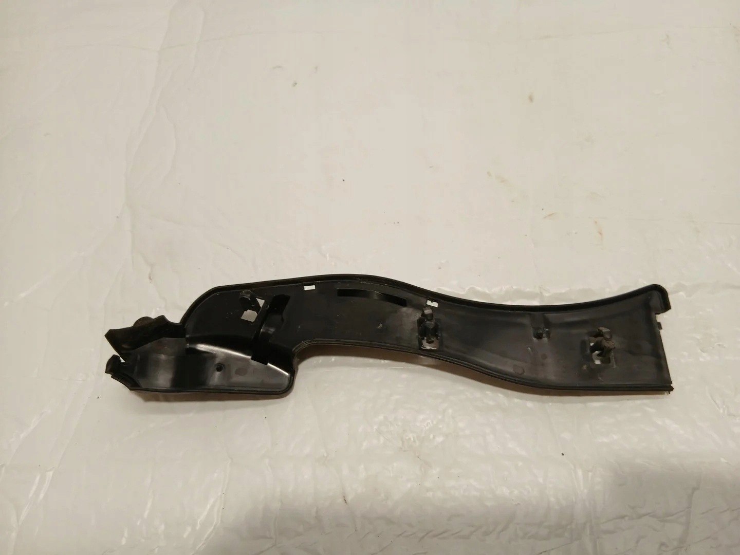 AUDI A4 B9 LIFT ODPLYW under the window 8W0971871C