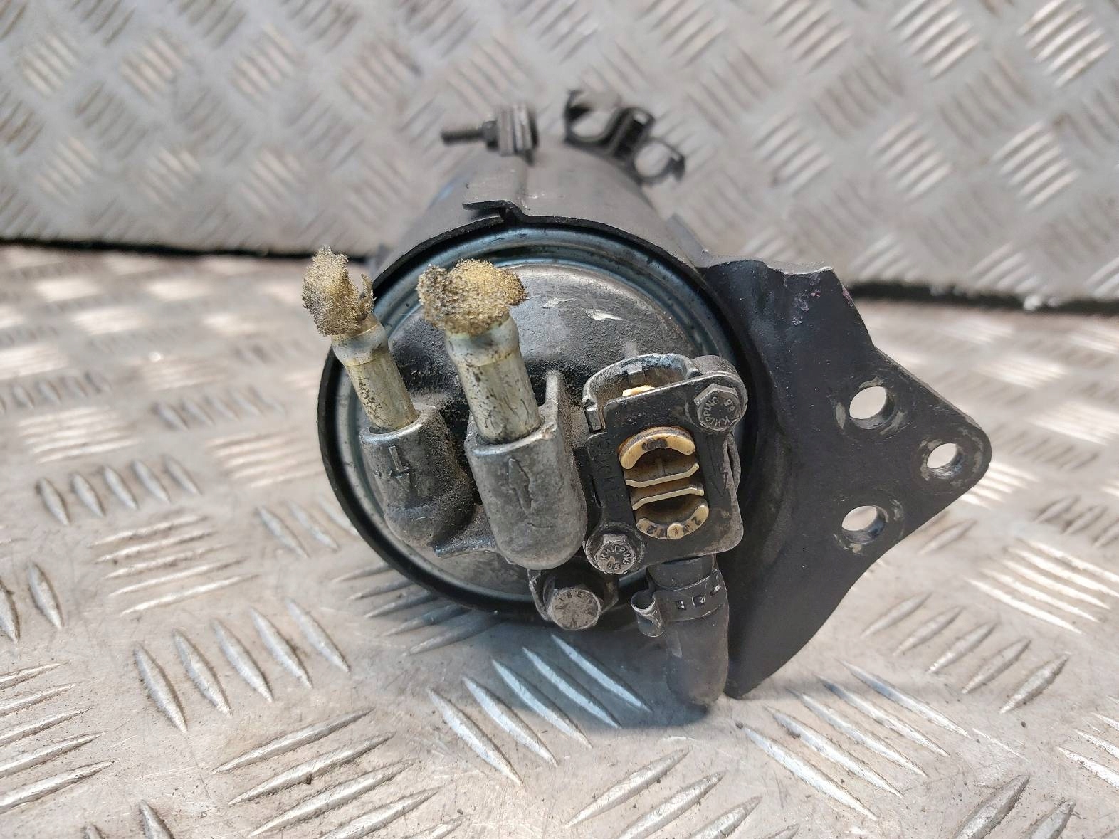 Корпус паливного фільтра VOLVO V70 і 2.5 TDI