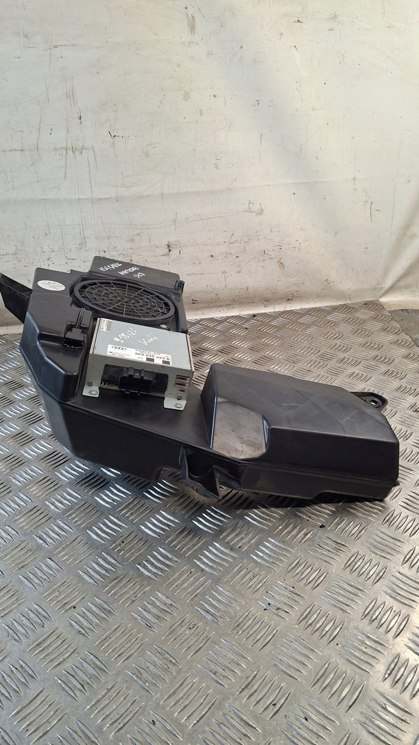 SUBWOOFER AUDI A4 B7 KOMBI