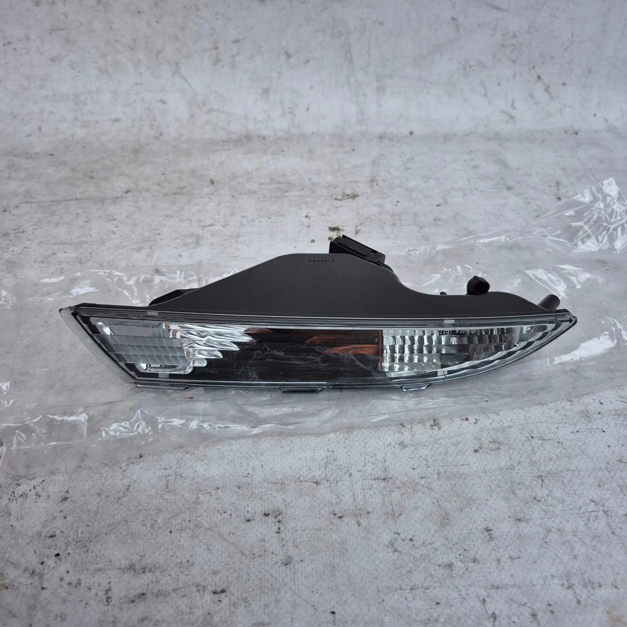 vw SCIROCCO 08-14 ГАЛОГЕН поворотник правый
