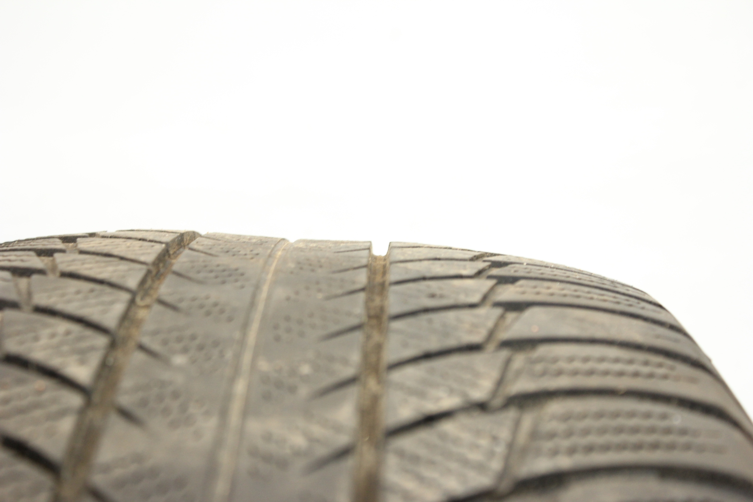 245/45R19 OPONY ZIMOWE BRIDGESTONE BLIZZAK LM001 * 2018r Sezon zimowe