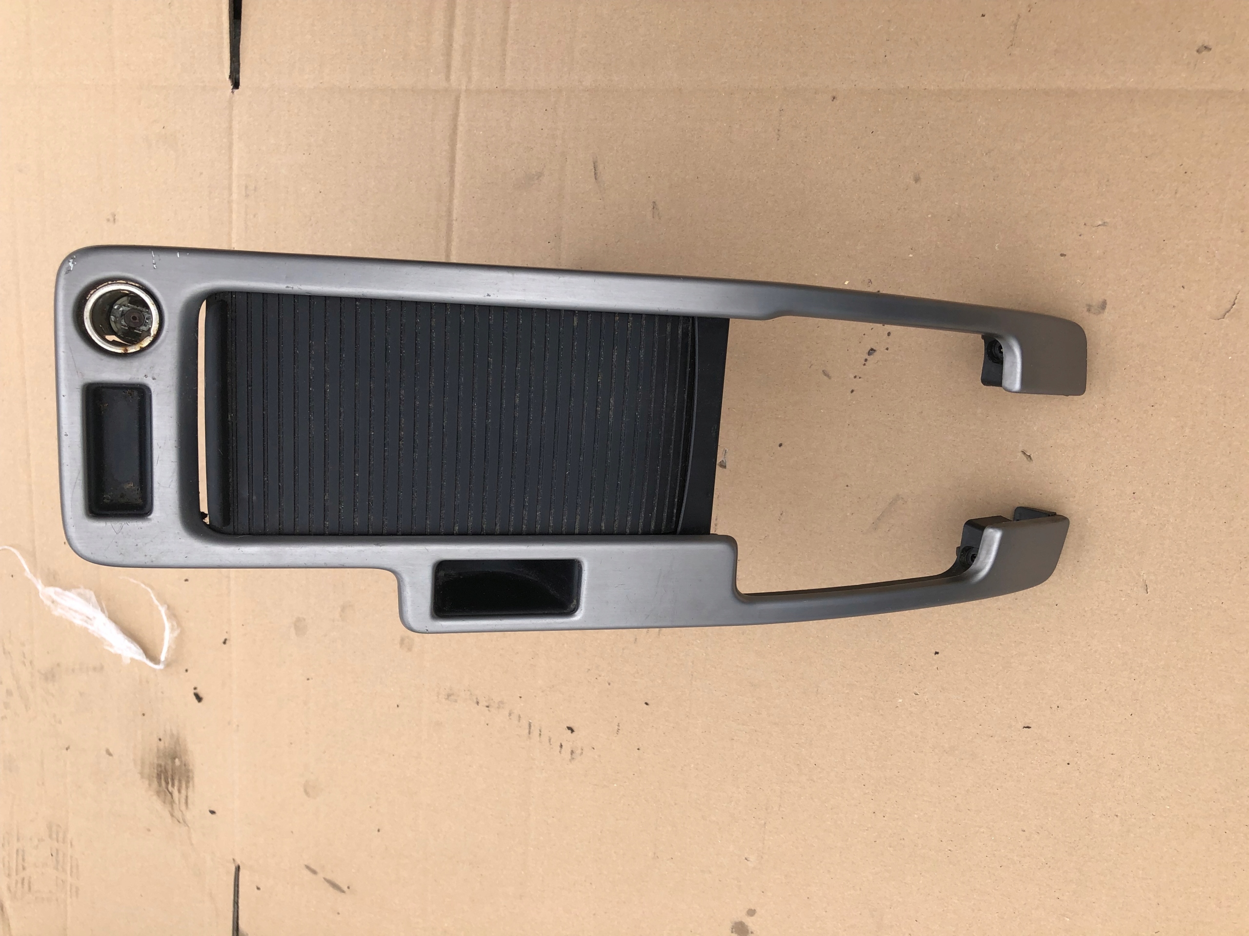 Кришка декор тунель VOLVO S40 V50 рольставні гніздо