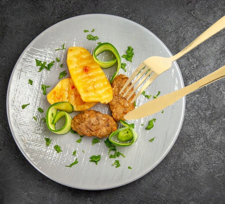 ZŁOTE NOŻE STOŁOWE OBIADOWE SZTUĆCE NÓŻ STOŁOWY ELEGANCKI ZESTAW 6 szt. Rodzaj stołowy