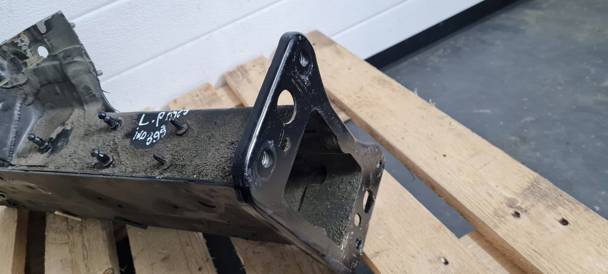 A4 B9 8W S4 quarter left left front front LY9B A5 8W S5