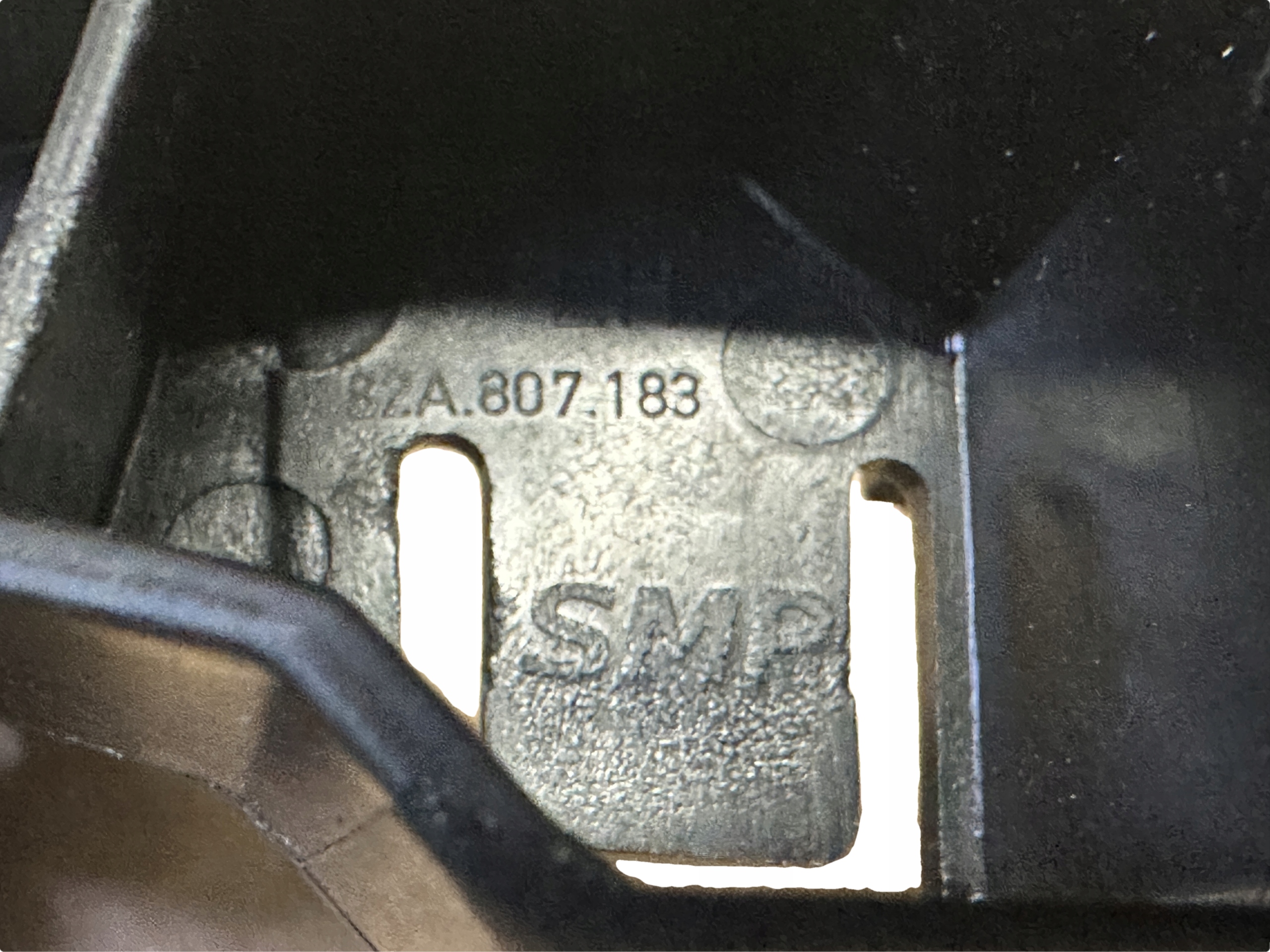 AUDI A1 82A Support montage pare-chocs Gauche Avant 82A807183