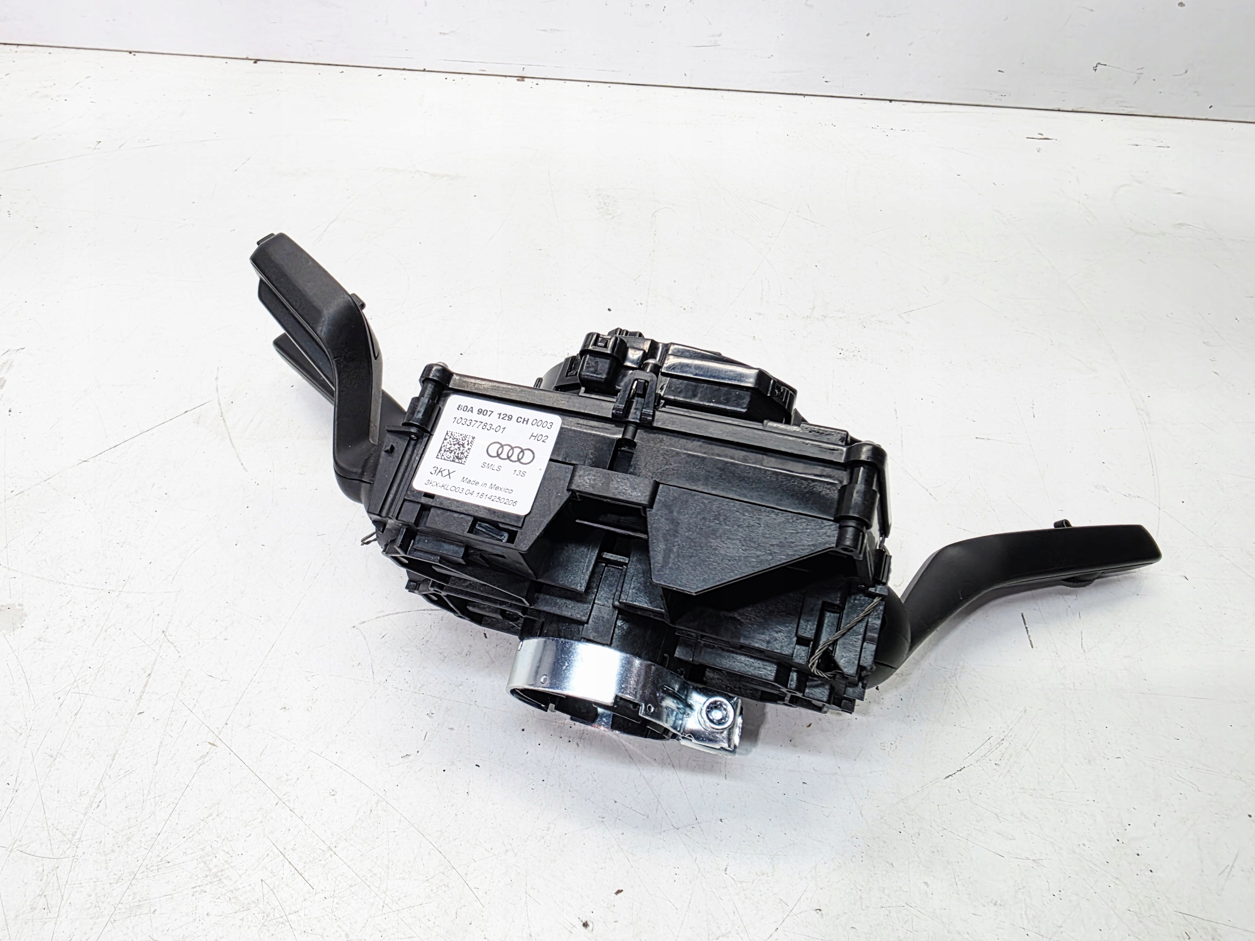 steering wheel levers and controls below AKTYWNY TEMPOMAT AUDI Q5 FY 80A907129CH