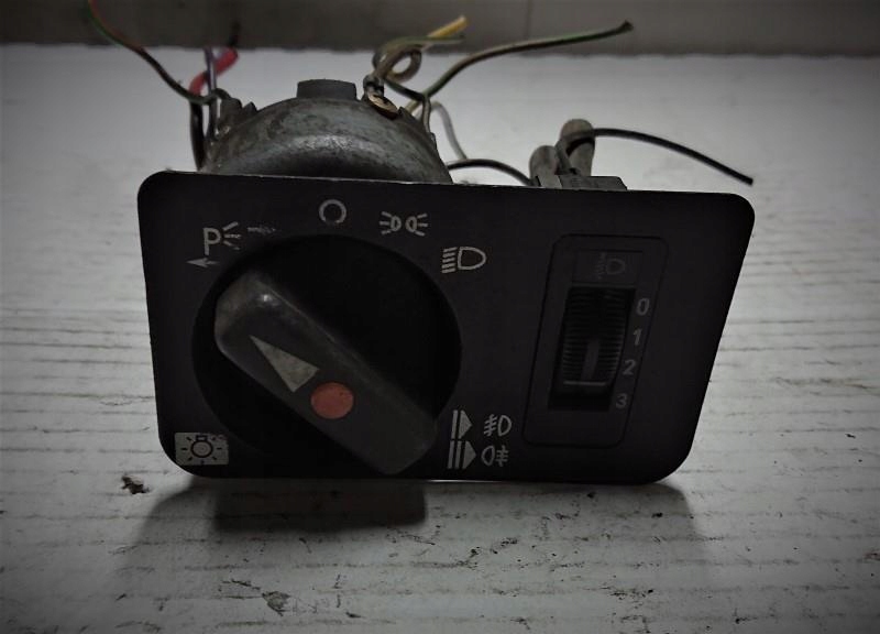 WYŁĄCZNIK ŚWIATEŁ 2016890180