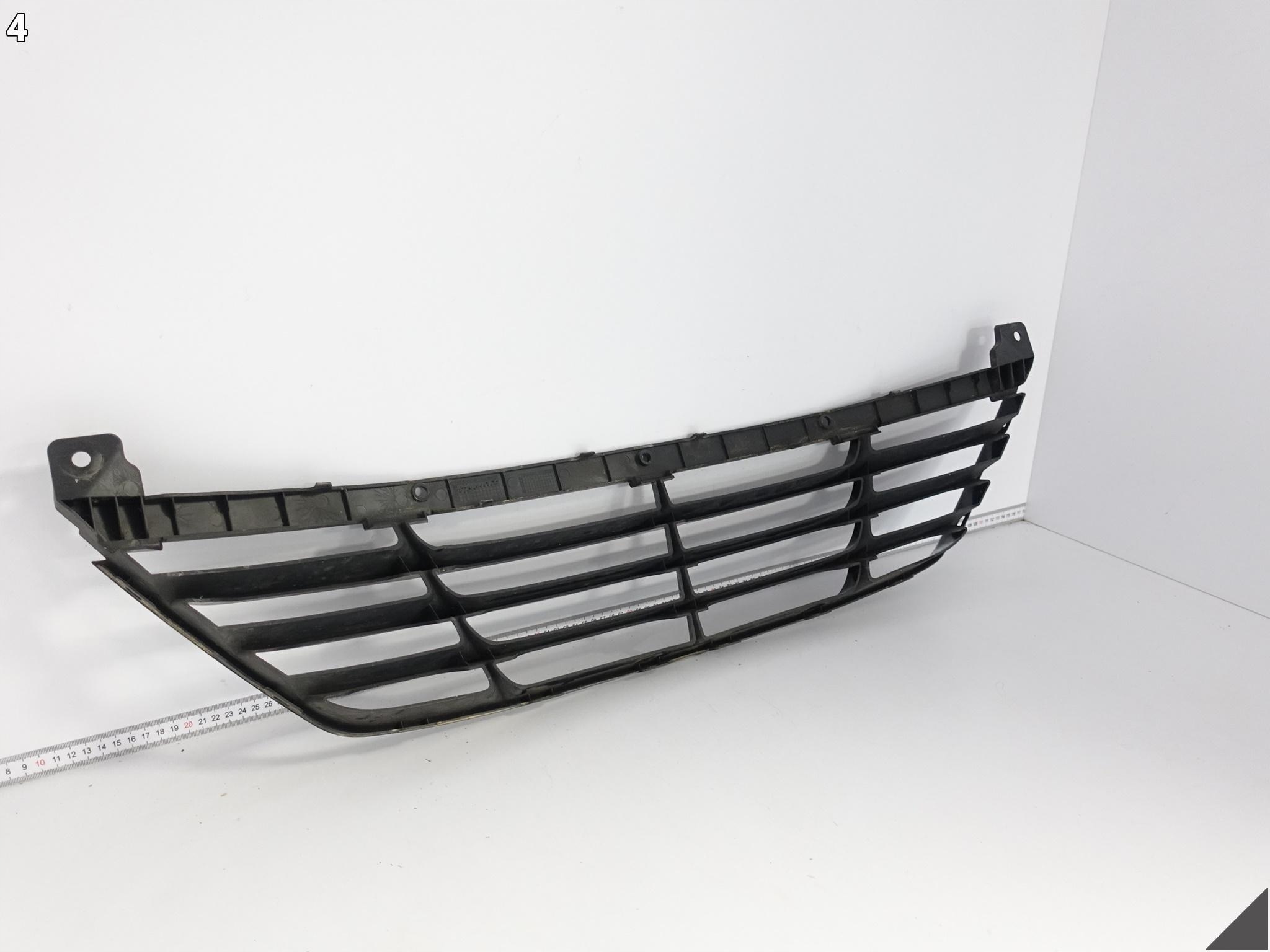 HYUNDAI IX35 and 1 09-13 grill grille grid central W bumper front