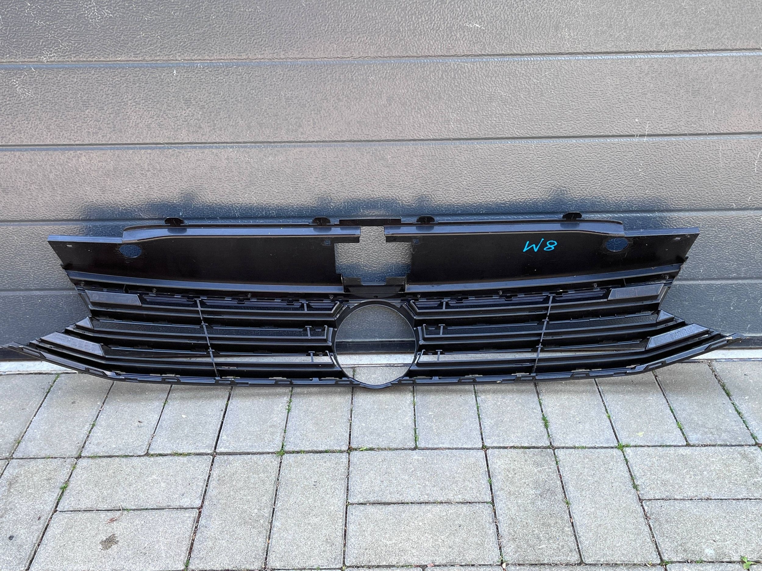 VW PASSAT B8 grill grille radiator front front 3G0853653