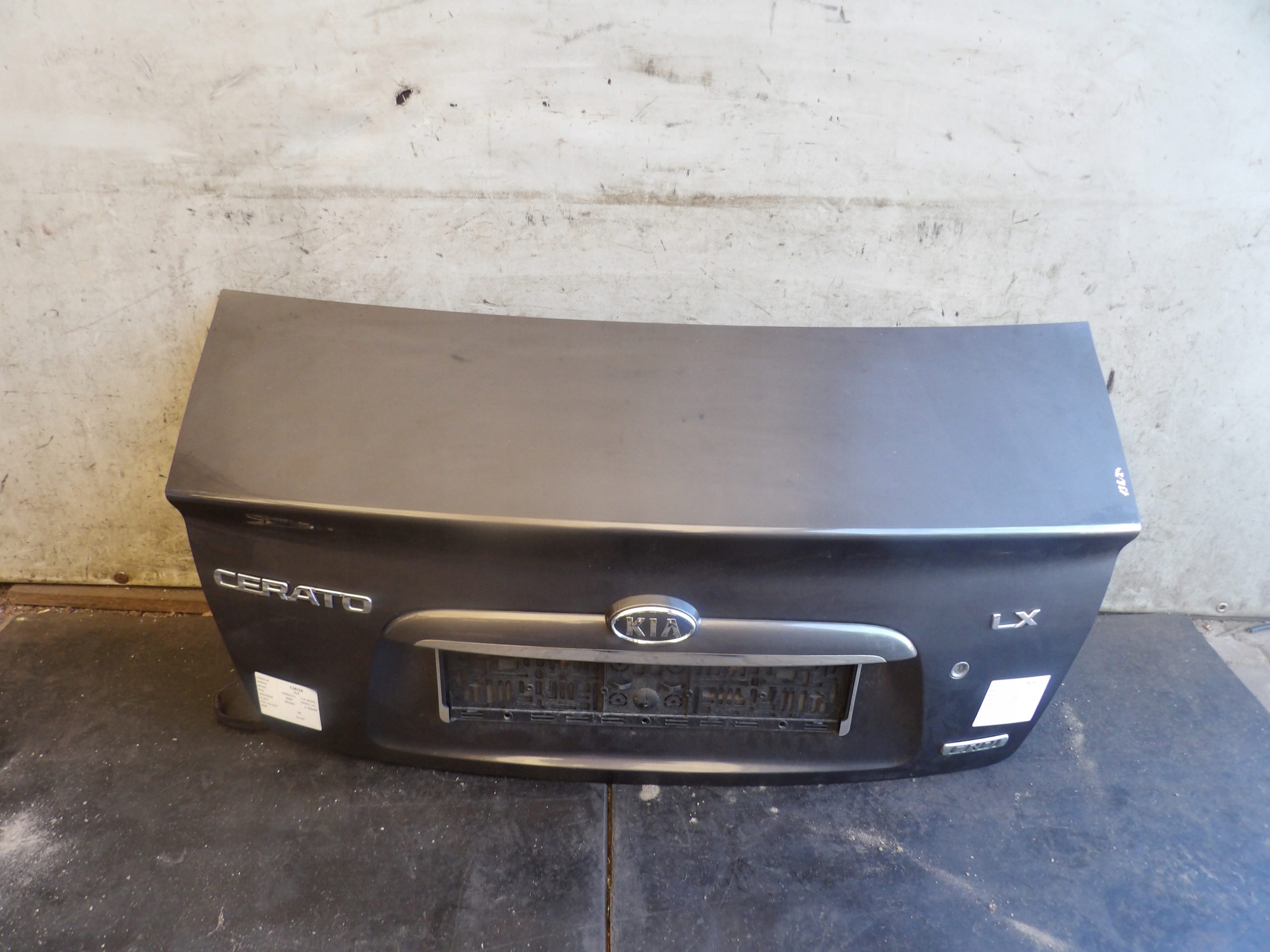 Kia Cerato and boot doors lak. S5 sedan