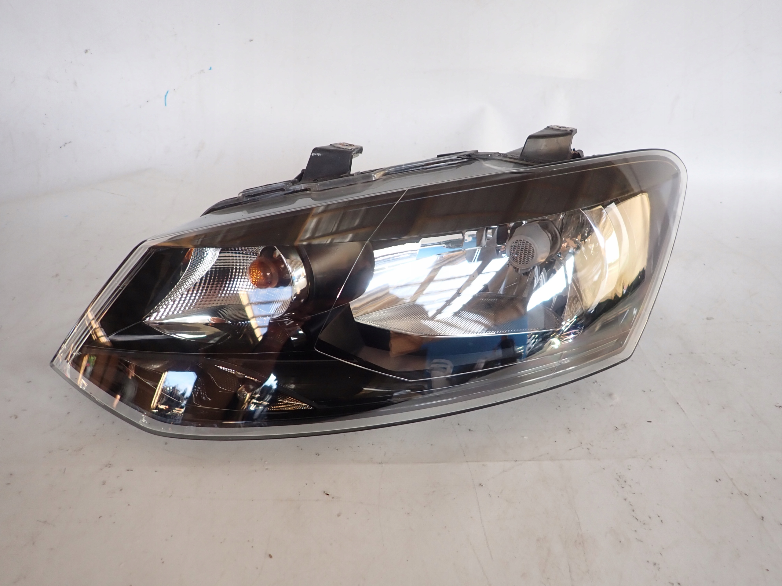 VW POLO V 6R 09- light left front front 6R1941015E