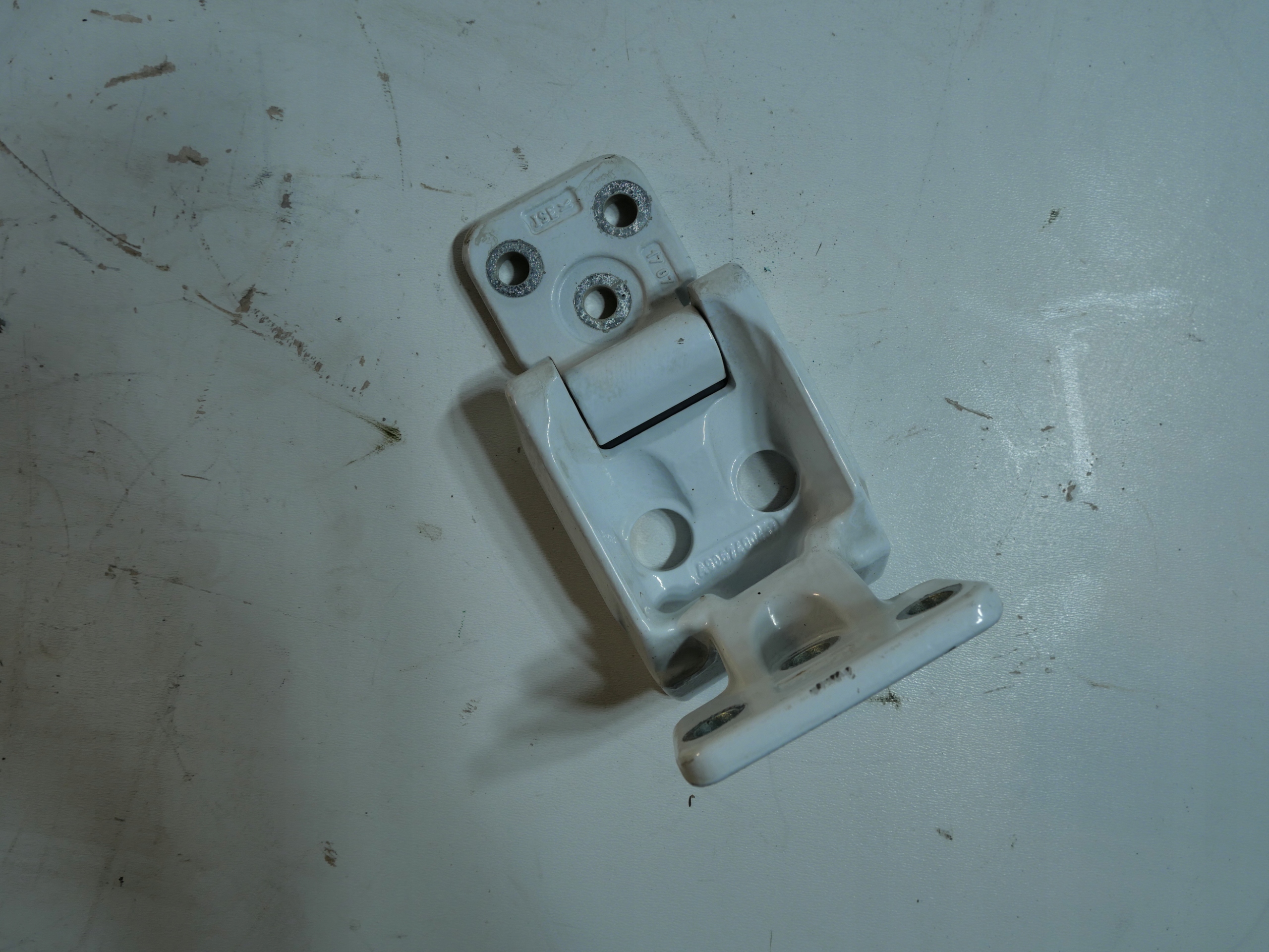 hinge door SPRINTER 906 A9067400437