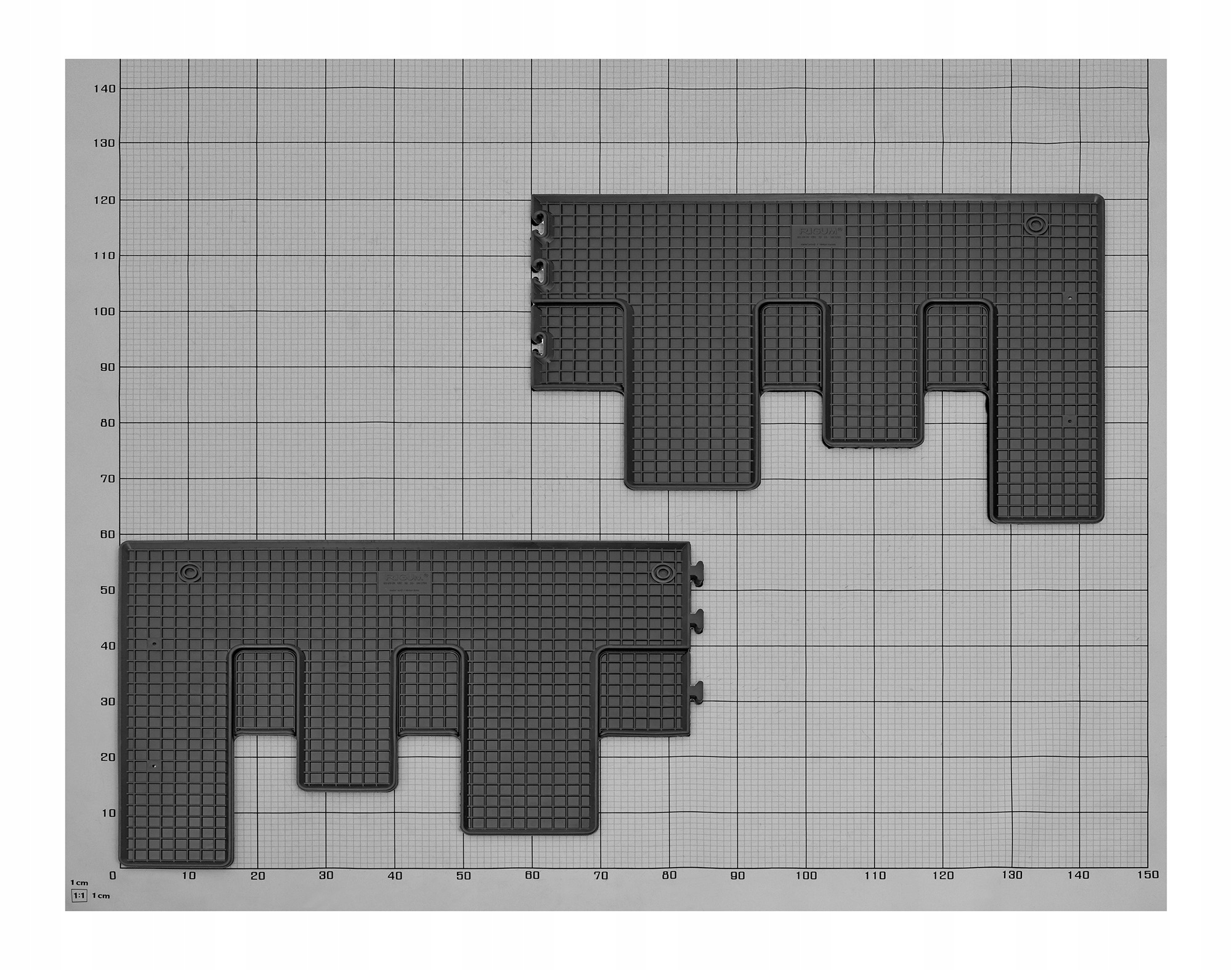 Zestaw dywaników do FORD Tourneo Custom od 2018 Automat | 8/9 miejsca Materiał guma