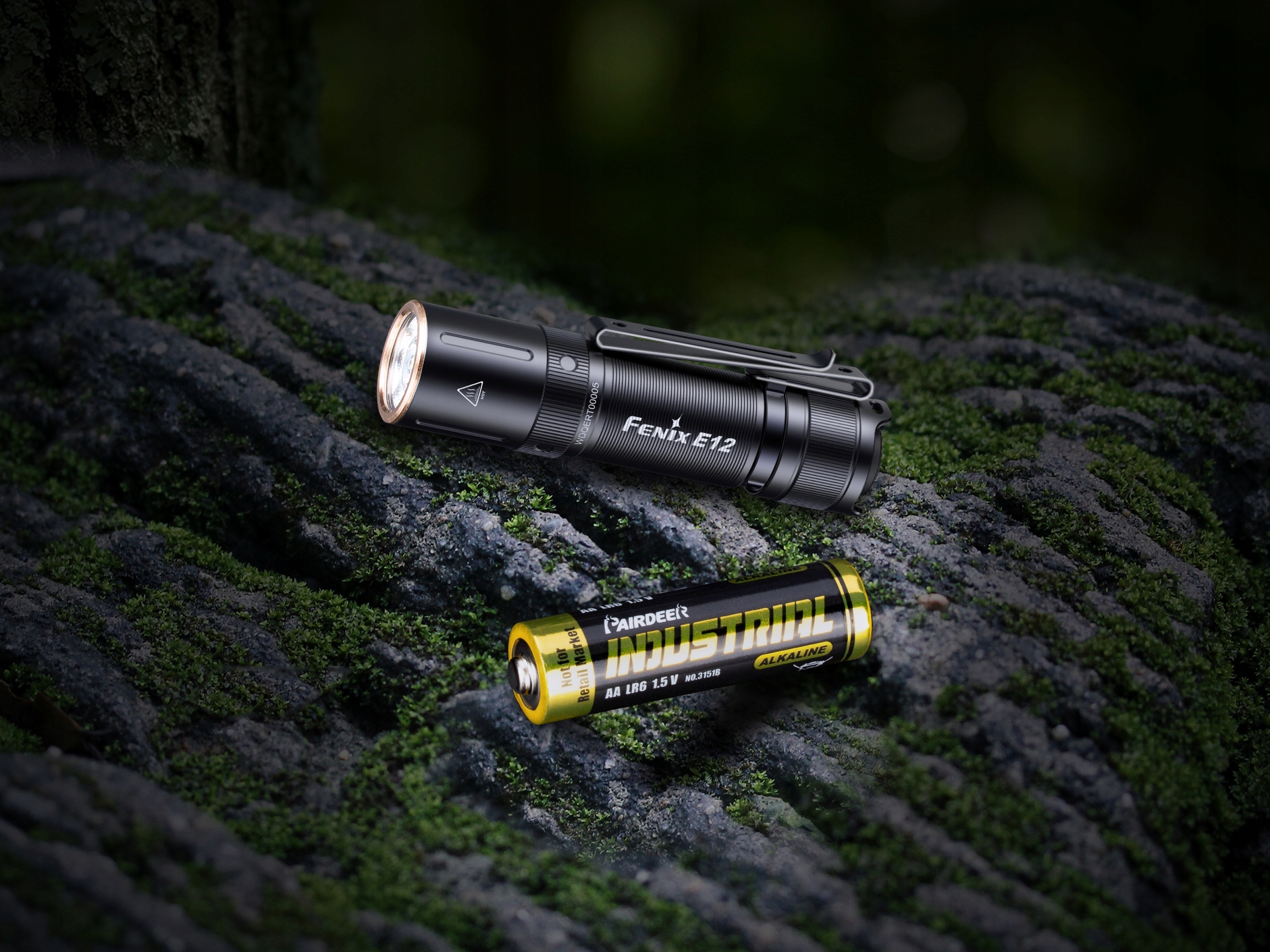 Latarka diodowa Fenix E12 V2.0 Materiał aluminium