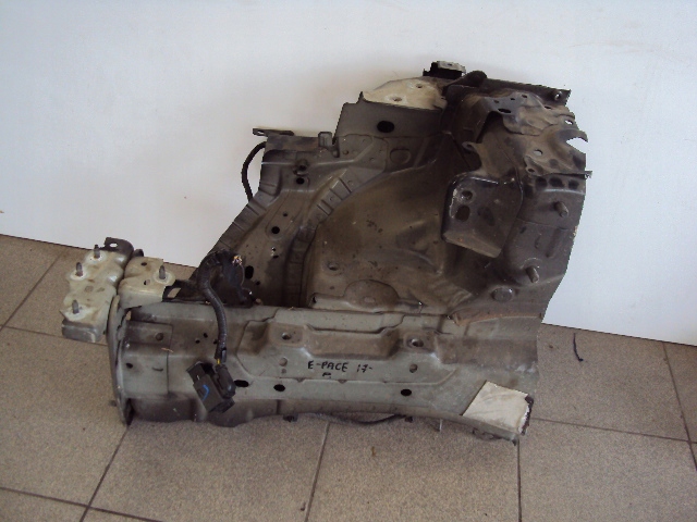 ĆWIARTKA PODŁUŻNICA PRAWA PRZEDNIA JAGUAR E-PACE